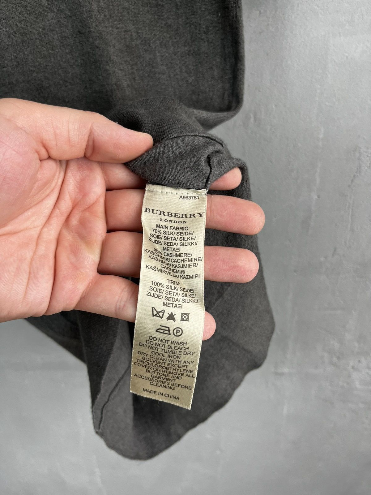 Burberry × Other Burberry London t shirt silk cashmere Size XS / US 0-2 / IT 36-38 - 9 Thumbnail