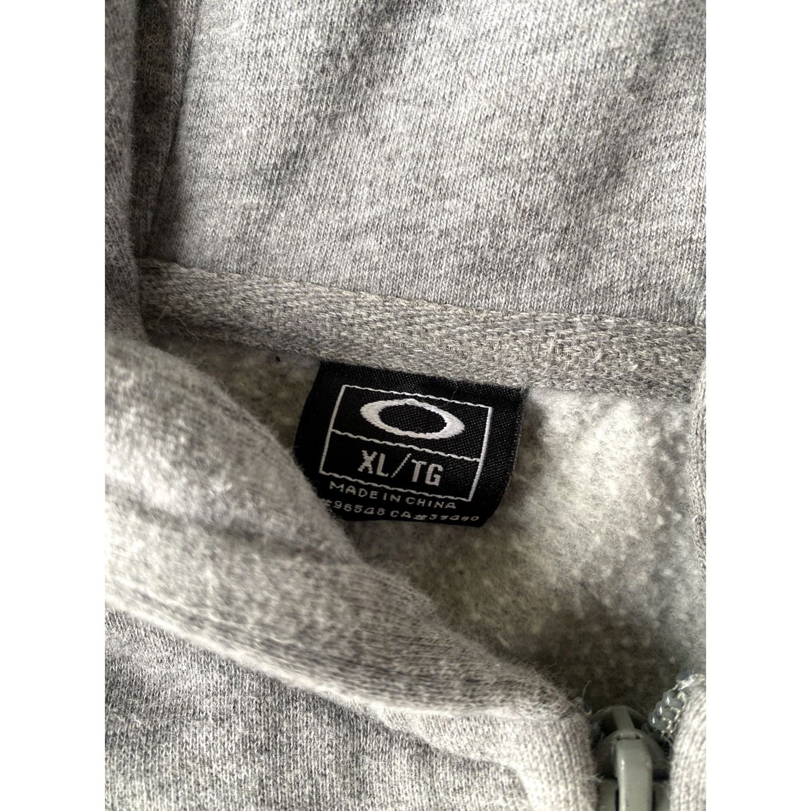 Oakley VINTAGE Oakley Hoodie XL Gray Full Zip Grunge Logo Mens Sweatshirt Size US XL / EU 56 / 4 - 2 Thumbnail