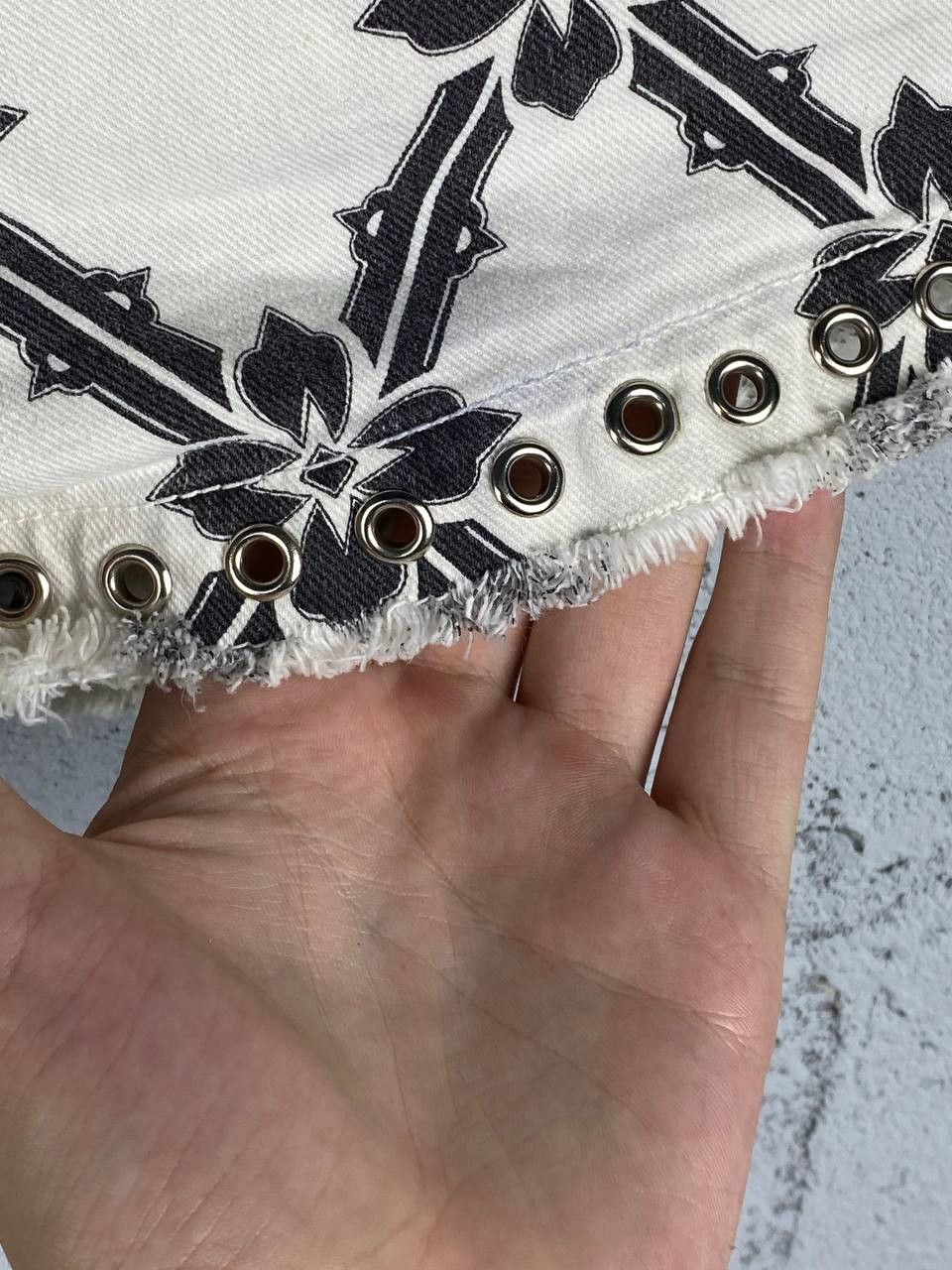 Isabel Marant × Isabel Marant Etoile Isabel Marant Etoile White Rhinestone Denim Shorts Size 25" / US 0 / IT 36 - 6 Thumbnail