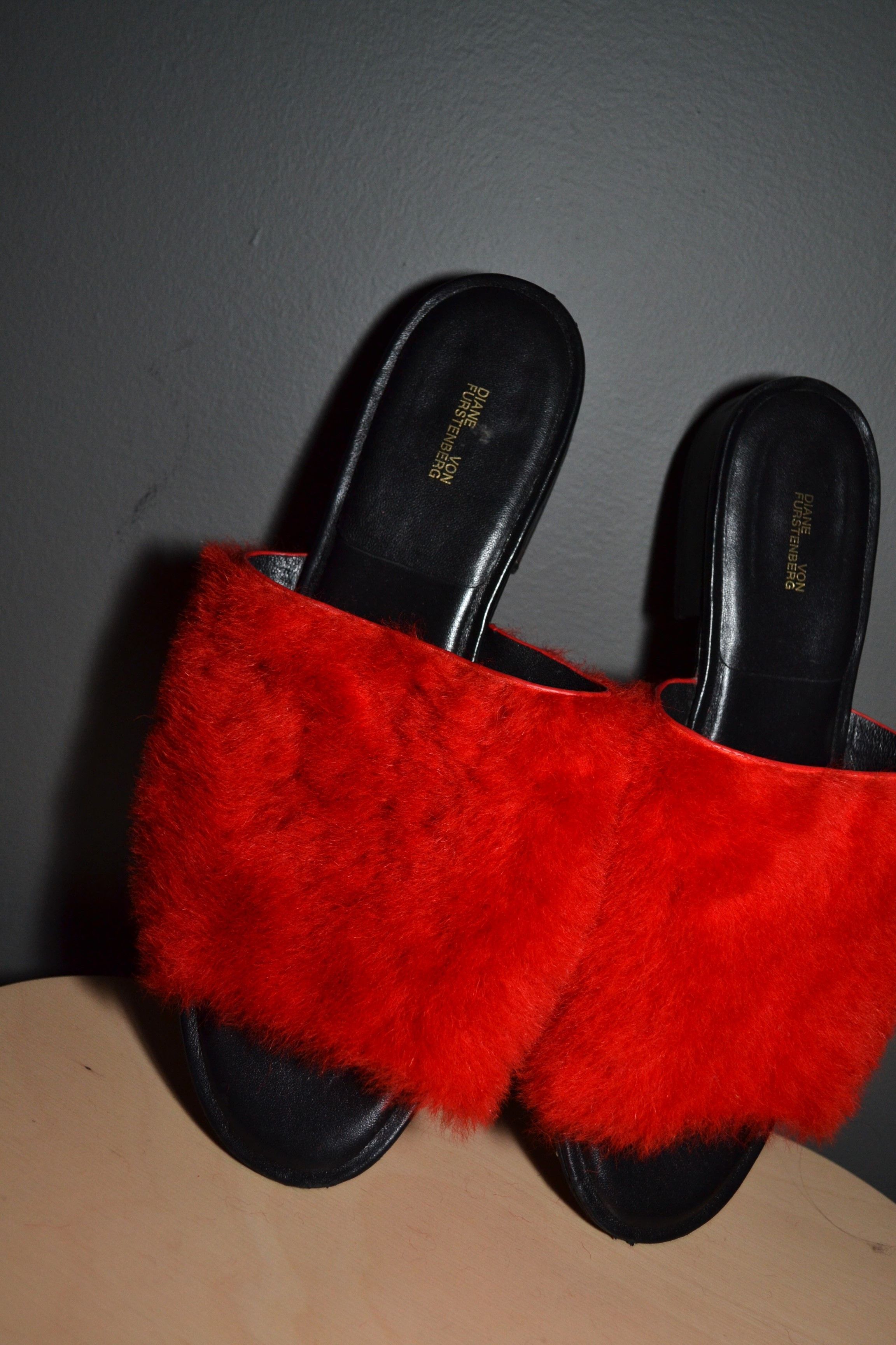 Diane von Furstenberg Diane Von Furstenberg Mules/Slides Red Fur Size 10 Size US 10 / IT 40 - 1 Thumbnail