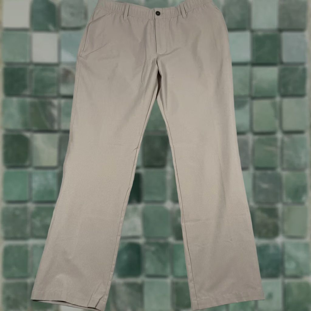 Under Armour Under Armour Golf Pants Mens 36x32 Beige Elastic Waist 100% Polyester Khakis Pockets Inseam 32 Golfcore Nike Size US 36 / EU 52 - 1 Thumbnail