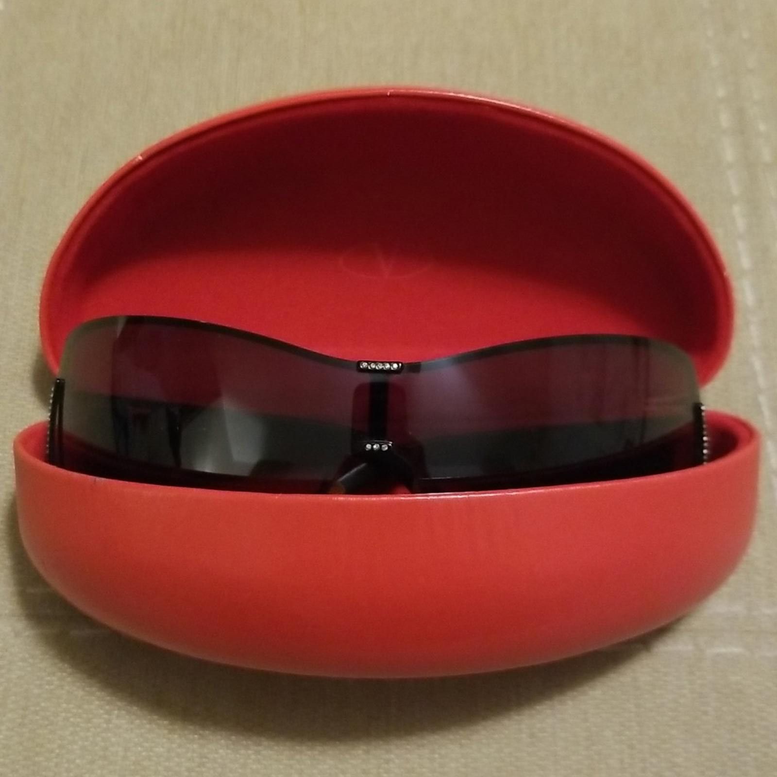 Valentino Valentino Tortoise shell wrap Rhinestone sunglasses w/case Size ONE SIZE - 8 Thumbnail