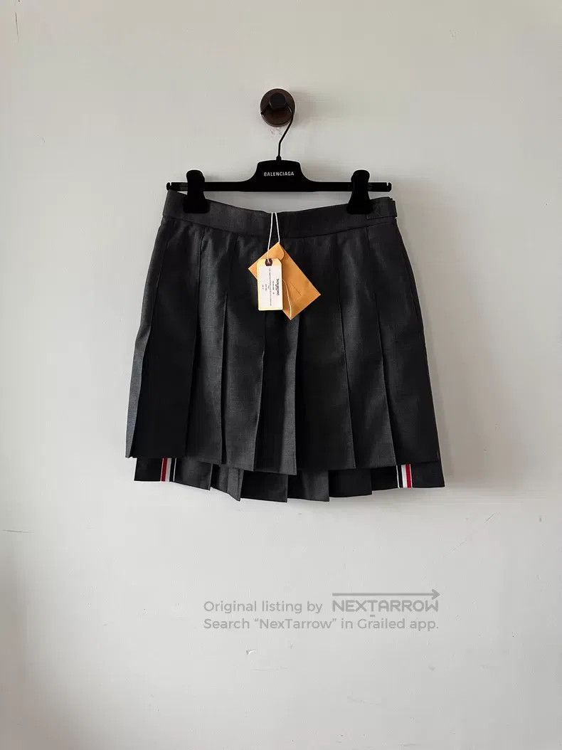 Thom Browne Thom Browne Grey Pleated Skirt Size 27" / US 4 / IT 40 - 1 Thumbnail