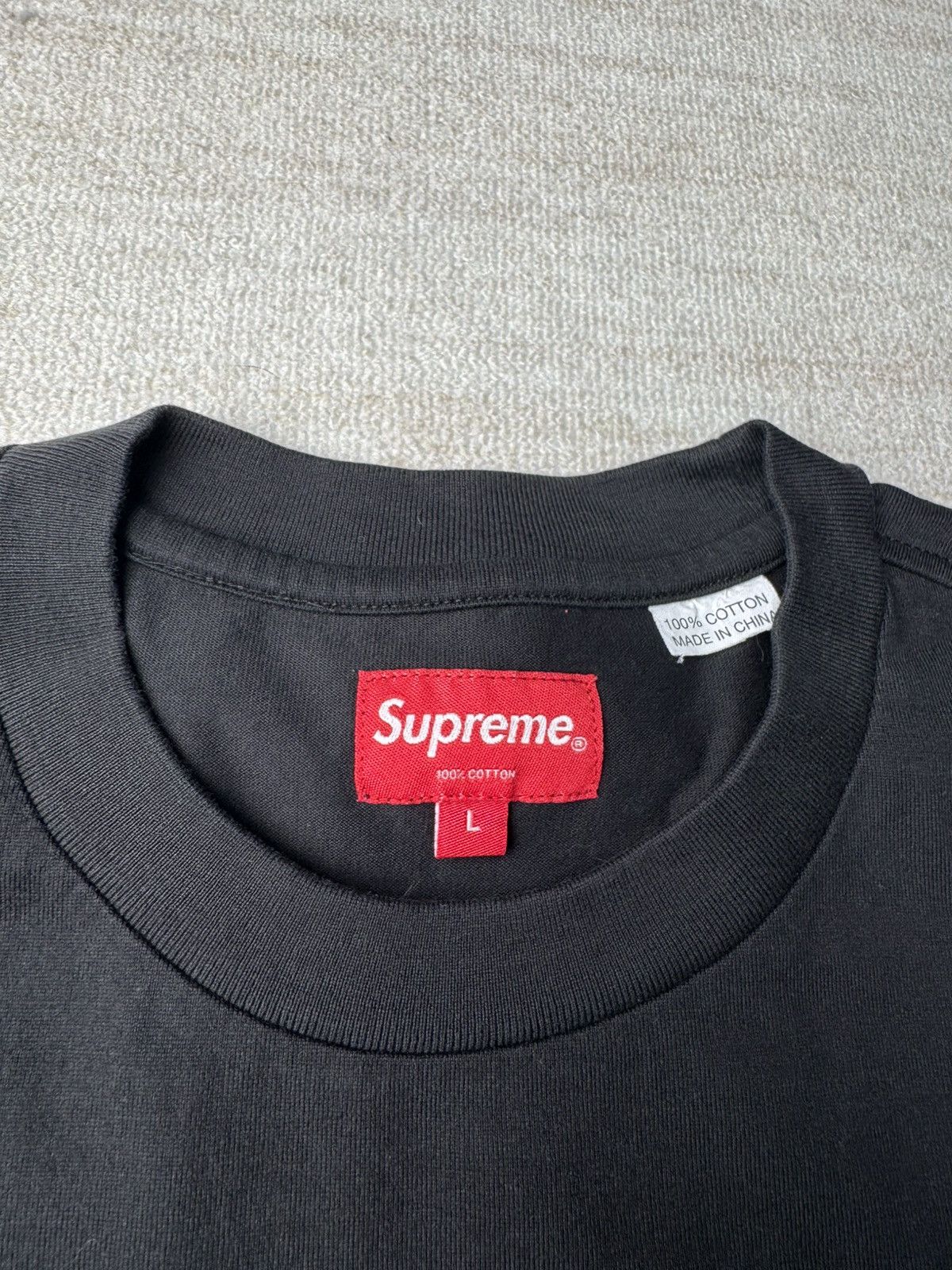 Supreme Cut out logo tee Size US M / EU 48-50 / 2 - 4 Thumbnail