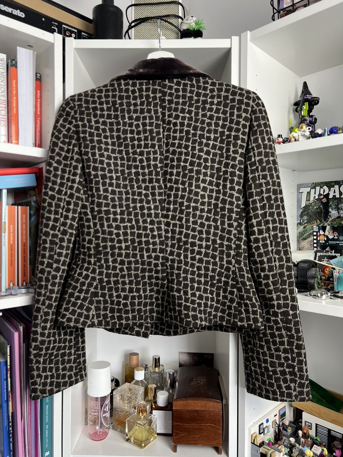 Armani Collezioni × Designer × Vintage Vintage Armani Collezioni wool cropped blazer jacket S luxury Size S / US 4 / IT 40 - 2 Thumbnail