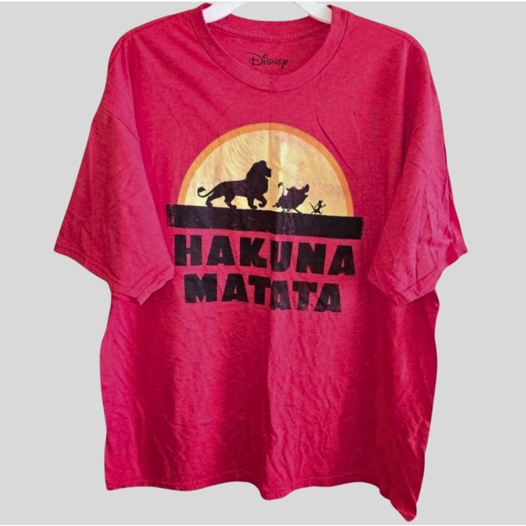 Disney Disney Lion King Hakuna Matata Red Graphic T-Shirt Women’s 2 Size XXL / US 16-18 / IT 52-54 - 1 Thumbnail