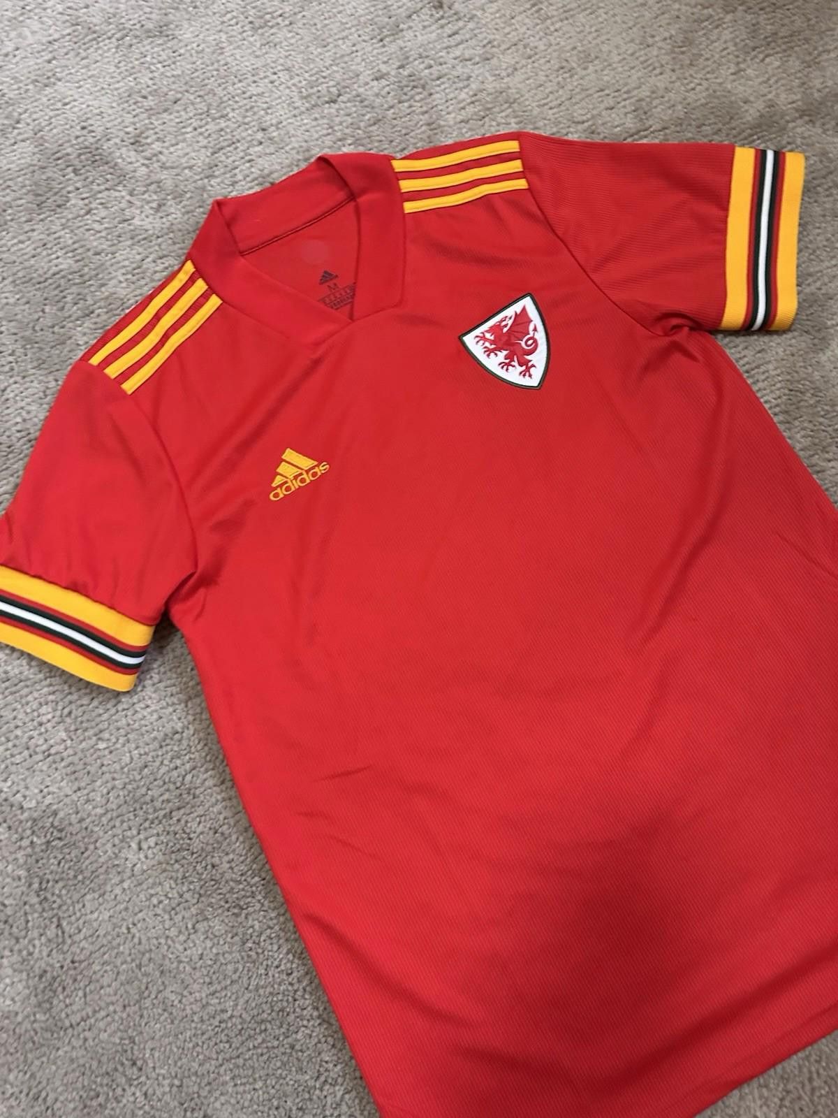 Adidas Adidas Wales 2020/2022 home Football shirt Soccer jersey M Size US M / EU 48-50 / 2 - 3 Thumbnail