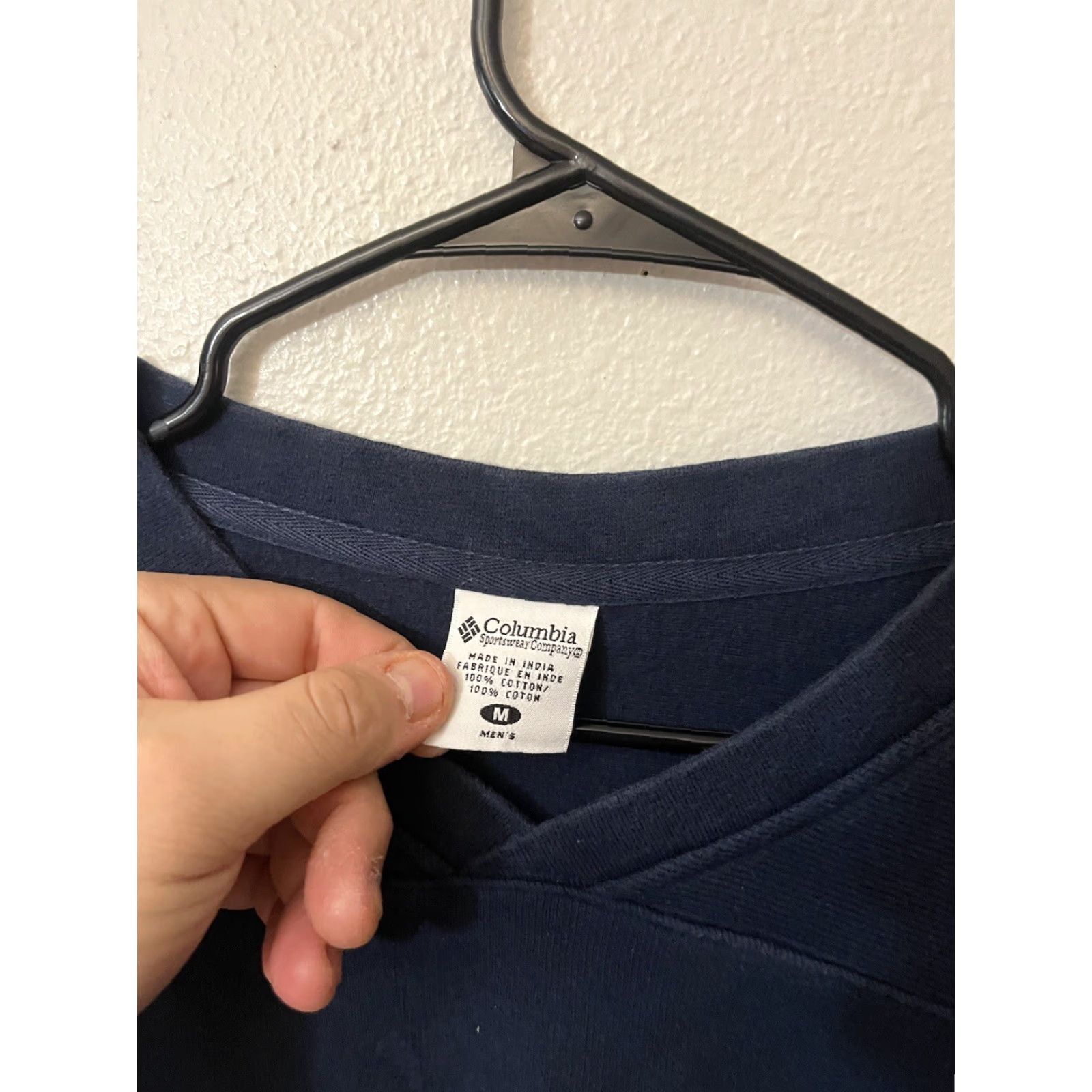 Vintage Columbia Men Sweater Pullover Knit V-Neck VTG Striped 80s 90s Navy Blue M Size US M / EU 48-50 / 2 - 3 Thumbnail