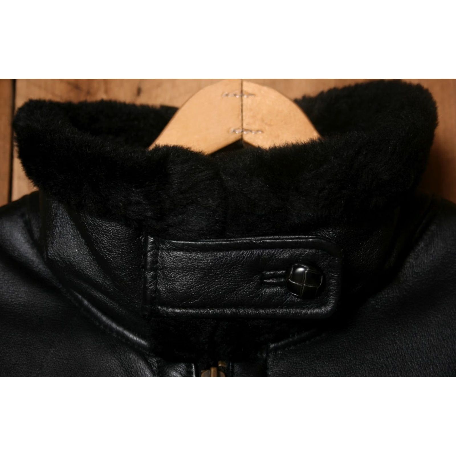 Vintage VINTAGE Wilsons Leather Bomber Jacket Shirt Men M Black Faux Fur Lining 90s Shine Size US M / EU 48-50 / 2 - 3 Thumbnail
