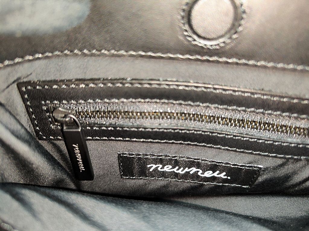 Japanese Brand NEWNEU sling bag JAPAN brand army green based with patches Size ONE SIZE - 6 Thumbnail