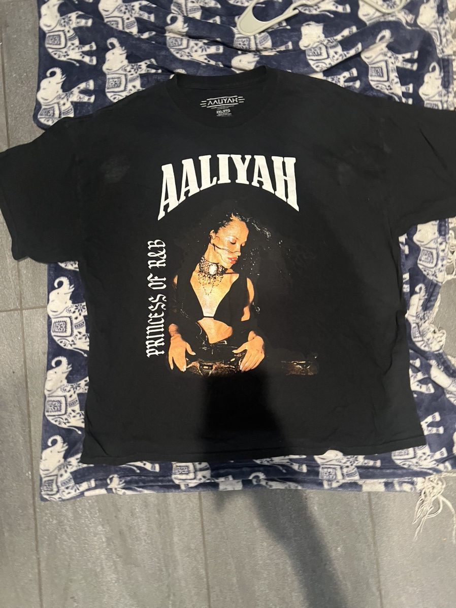 Other Aliyah shirt Size US XXL / EU 58 / 5 - 1 Thumbnail