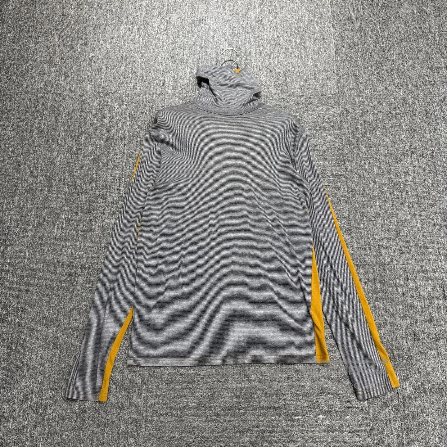 Dior Dior Long-sleeved piece with front and back seams| Size XS / US 0-2 / IT 36-38 - 2 Thumbnail