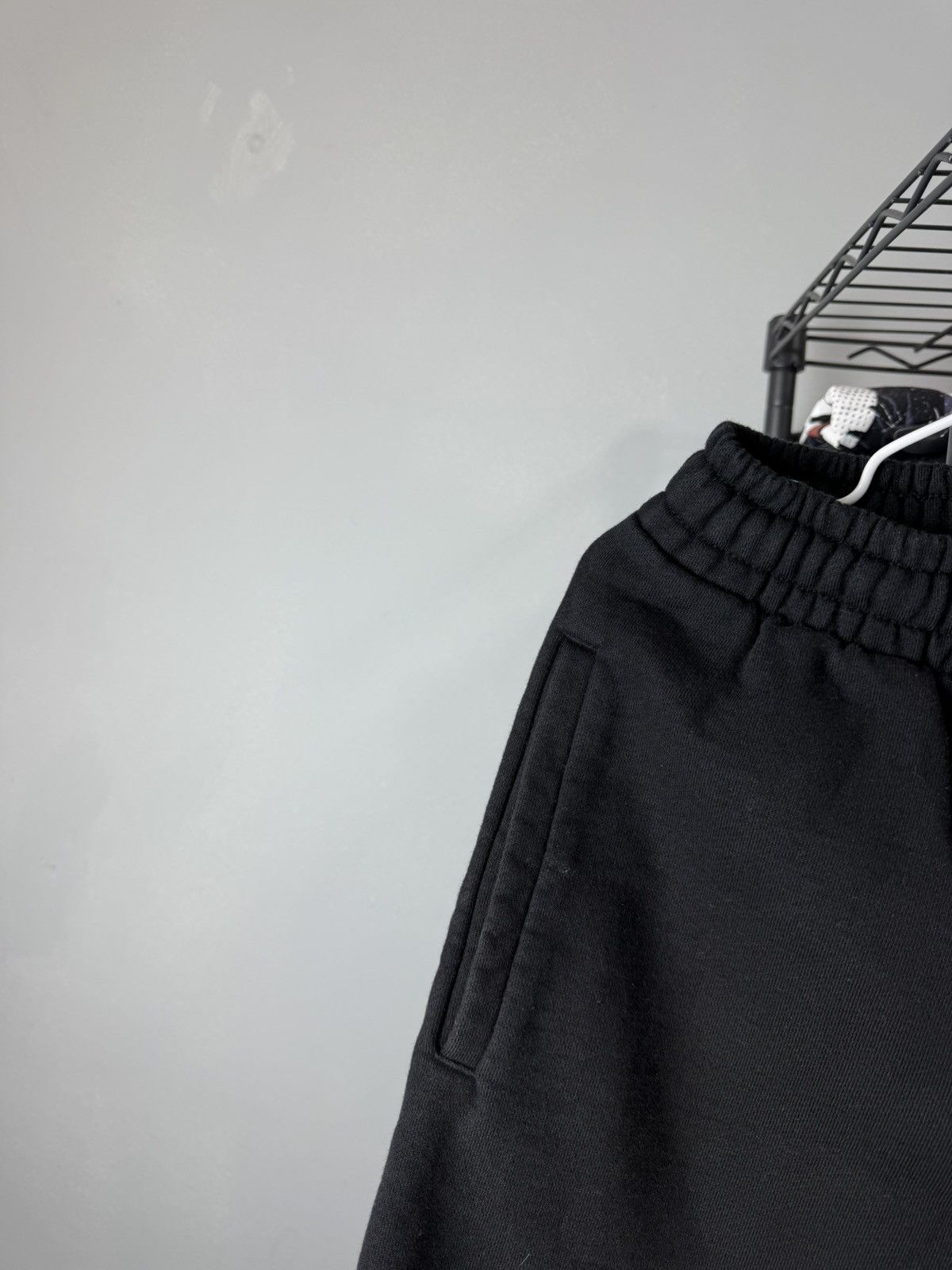 Off-White Off-White Tornado Arrows Sweat Shorts Hype Size US 30 / EU 46 - 4 Thumbnail
