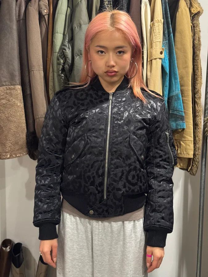 Saint Laurent Paris FW2016 Saint Laurent Black Bomber Nylon Leopard Print Jacket Size XS / US 0-2 / IT 36-38 - 2 Thumbnail