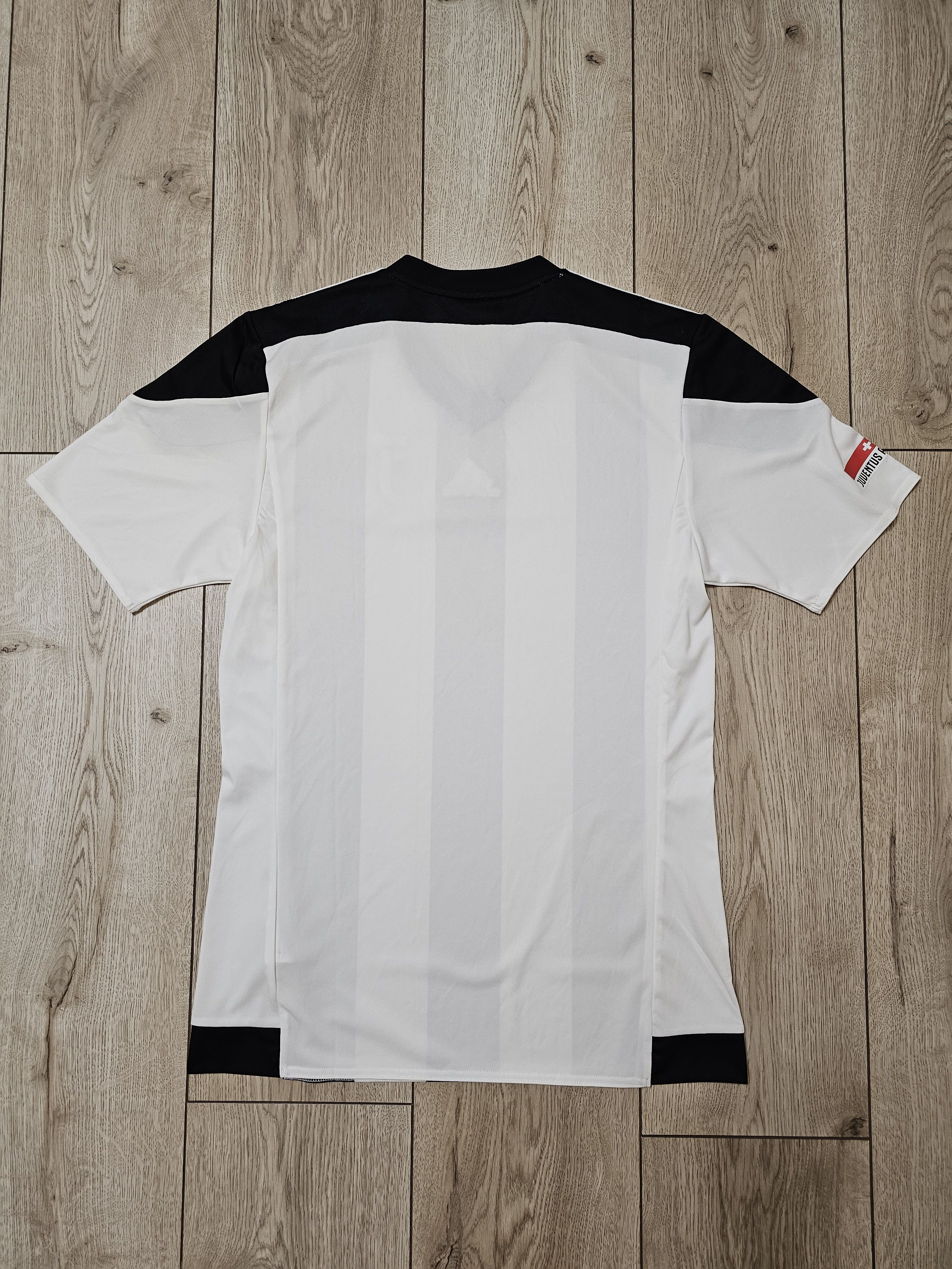 Adidas JUVENTUS 2017 2018 HOME ACADEMY FOOTBALL SHIRT SOCCER JERSEY Size US S / EU 44-46 / 1 - 2 Thumbnail