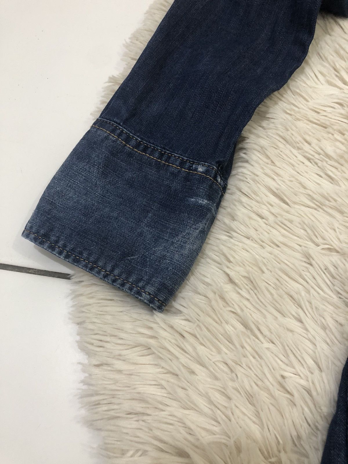 Dsquared2 Dsquared2 Distressed Denim Shirt Size US S / EU 44-46 / 1 - 11 Thumbnail