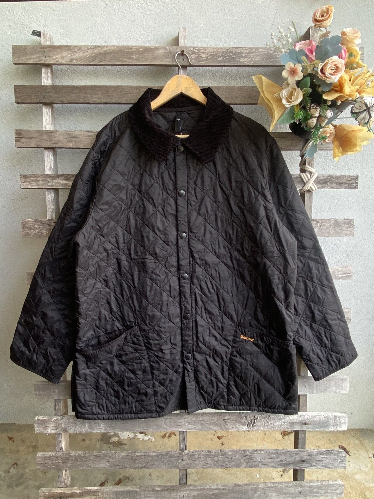 Barbour Barbour Liddesdale quilted jacket with a corduroy collar Size US XL / EU 56 / 4 - 1 Thumbnail