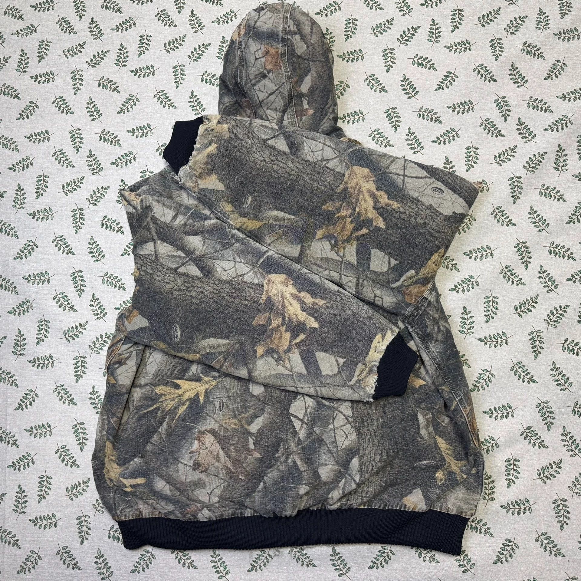 Carhartt Vintage Carhartt J143 CMO Camo 2XLT Hooded Work Jacket Size US XXL / EU 58 / 5 - 6 Thumbnail