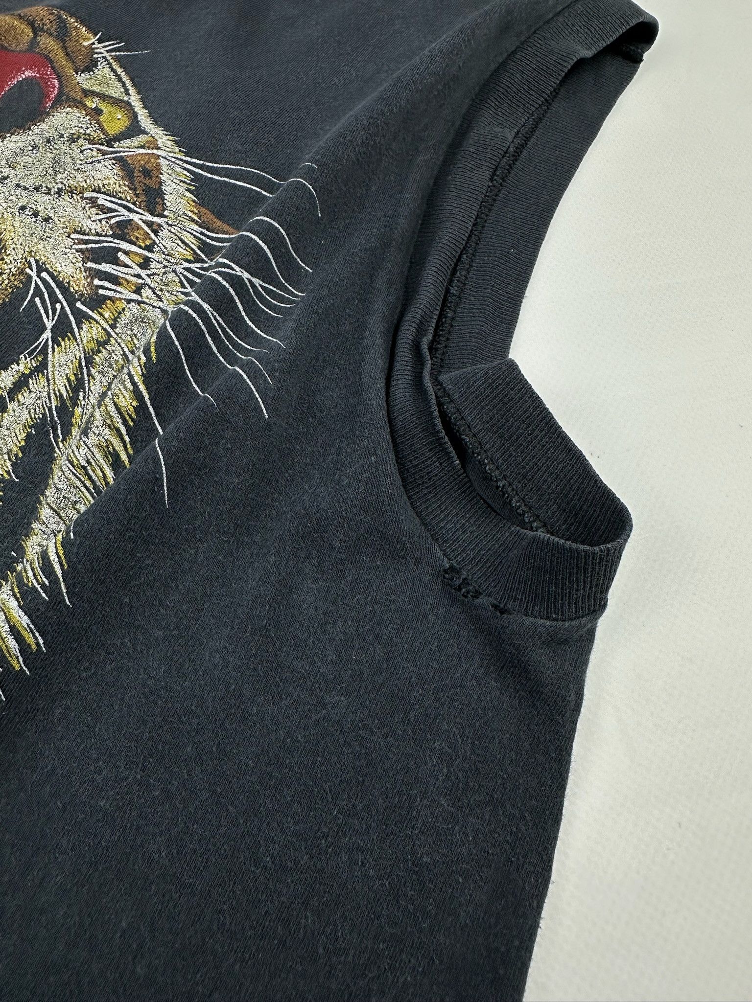 Vintage Vintage Tiger Graphic Big Print Tee T-shirt 90s west Size US M / EU 48-50 / 2 - 7 Thumbnail
