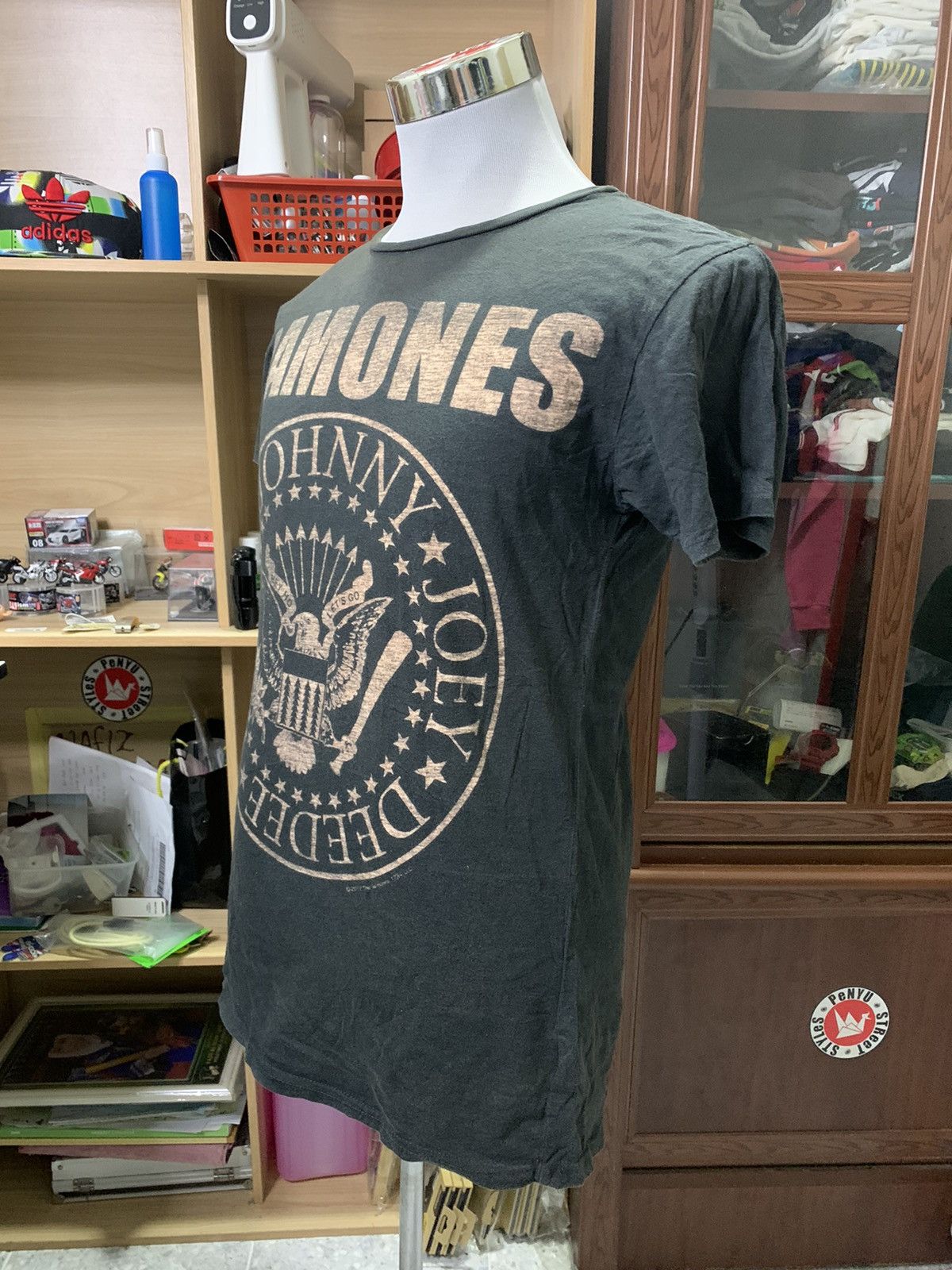 If Six Was Nine Ramones T Shirt 2012 Band Tees Size US XS / EU 42 / 0 - 4 Thumbnail