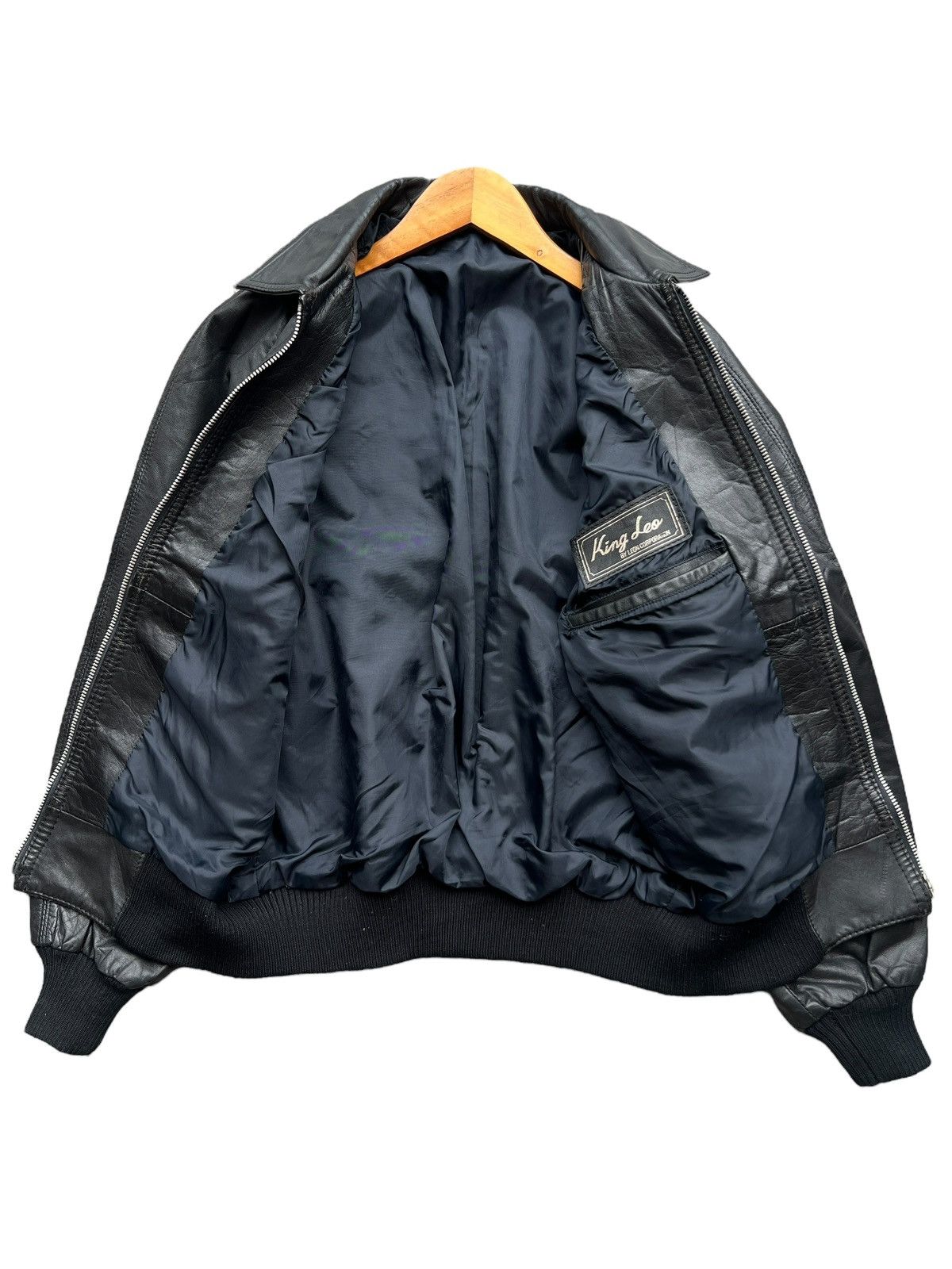 Vintage Vintage 80s King Leo Japanese Black Bomber Leather Jacket Size US S / EU 44-46 / 1 - 4 Thumbnail