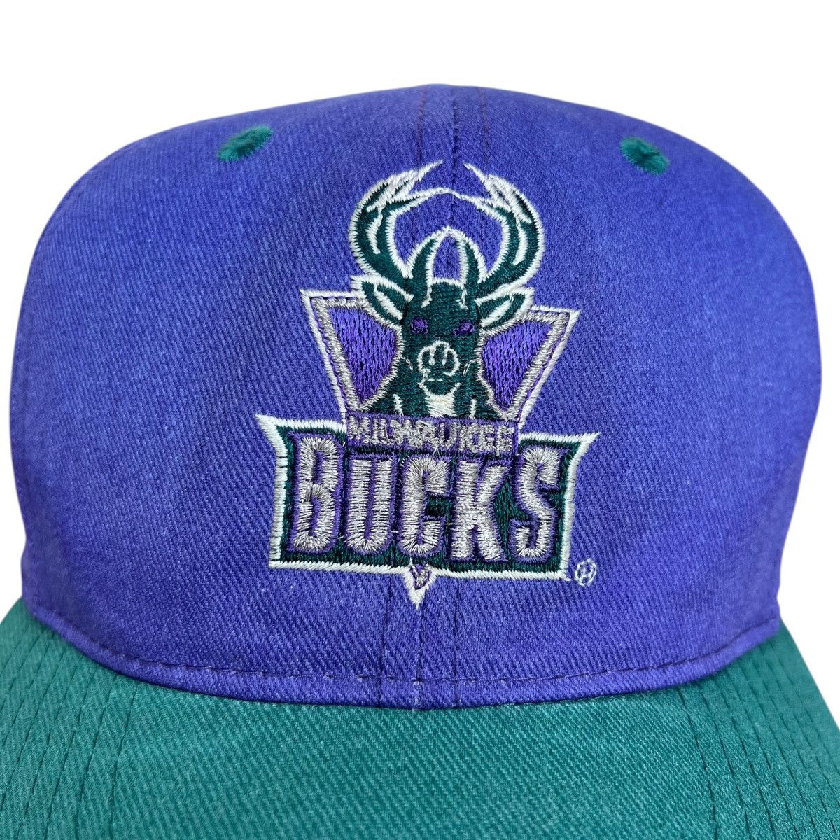 Twins Vintage 1990s NBA Milwaukee Bucks Twins Embroidered Snapback Size ONE SIZE - 2 Thumbnail