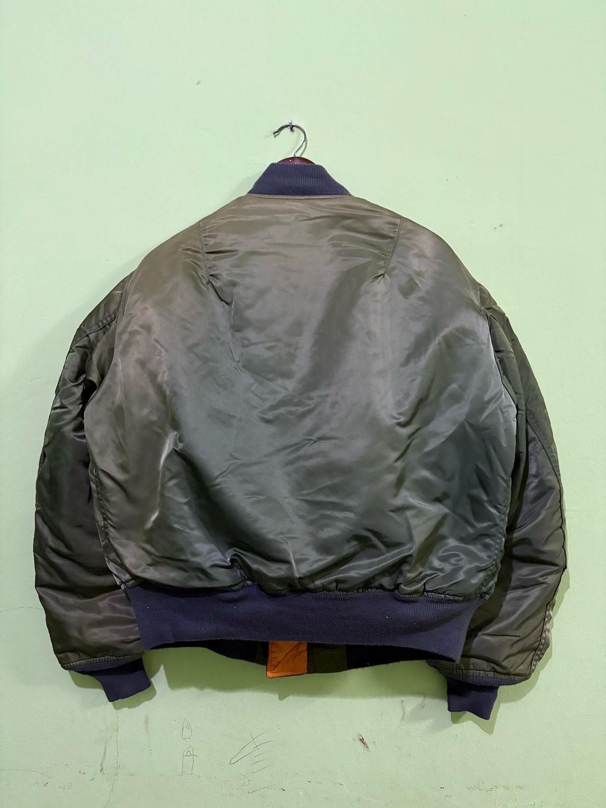 Avirex Vintage 90’s Avirex MA-1 Bomber Jacket Flight Jacket Design Size US L / EU 52-54 / 3 - 6 Thumbnail