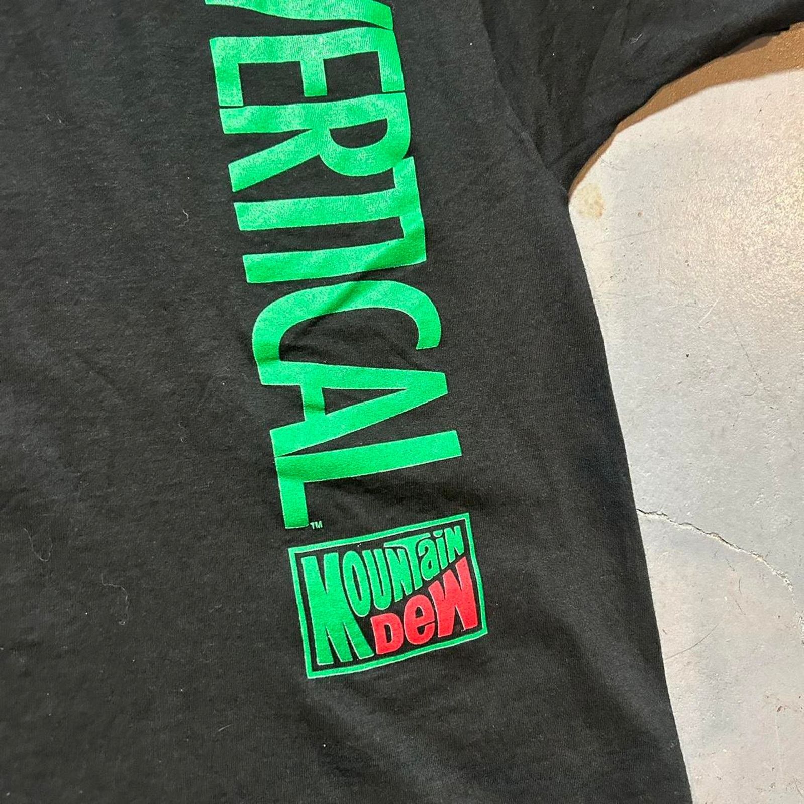 Fruit Of The Loom 90s black mountain dew brand tee shirt usa fotl Size US L / EU 52-54 / 3 - 4 Thumbnail