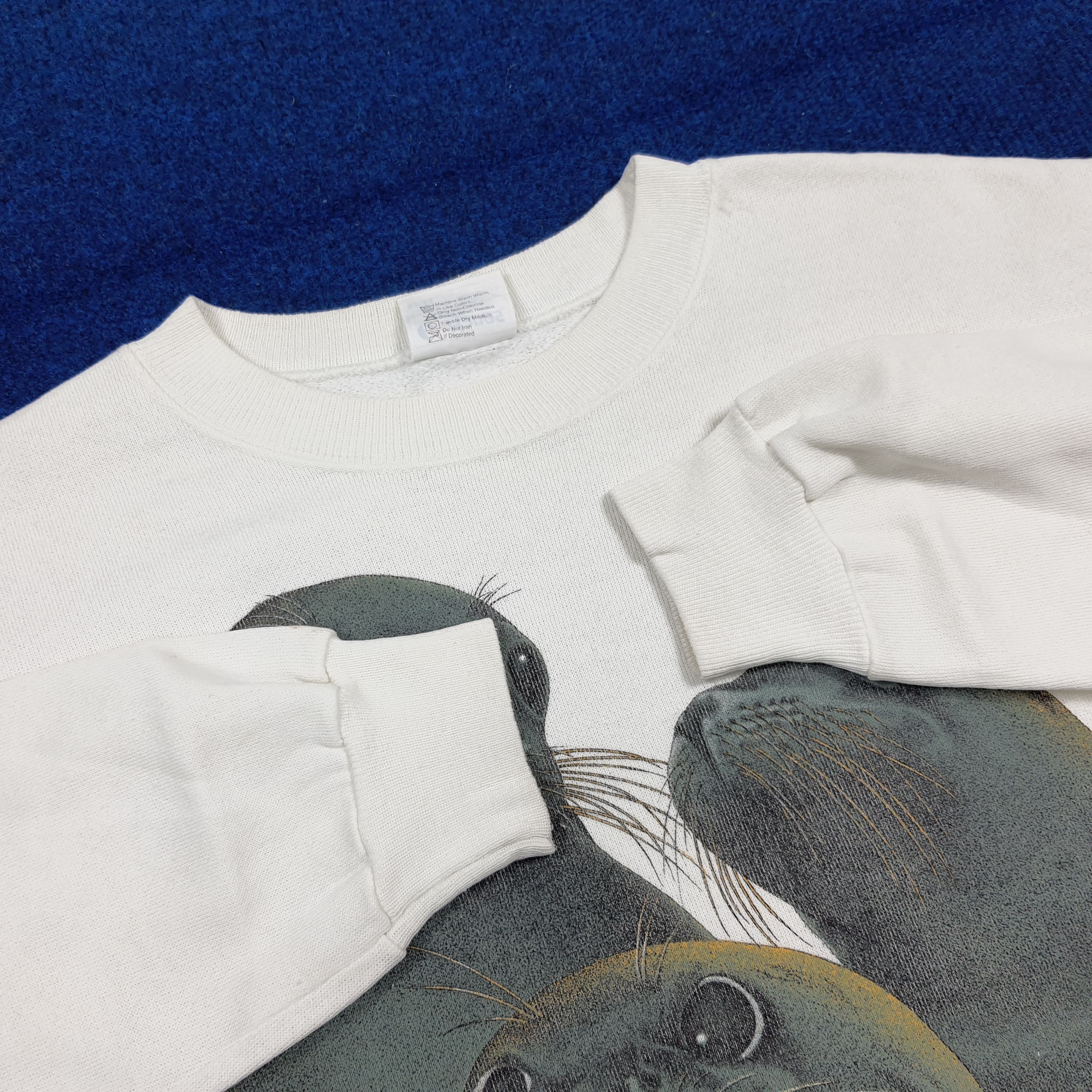 Hanes Vintage 90s Seal Harlequin Graphics Animal Crewneck C292N7 Size US M / EU 48-50 / 2 - 5 Thumbnail