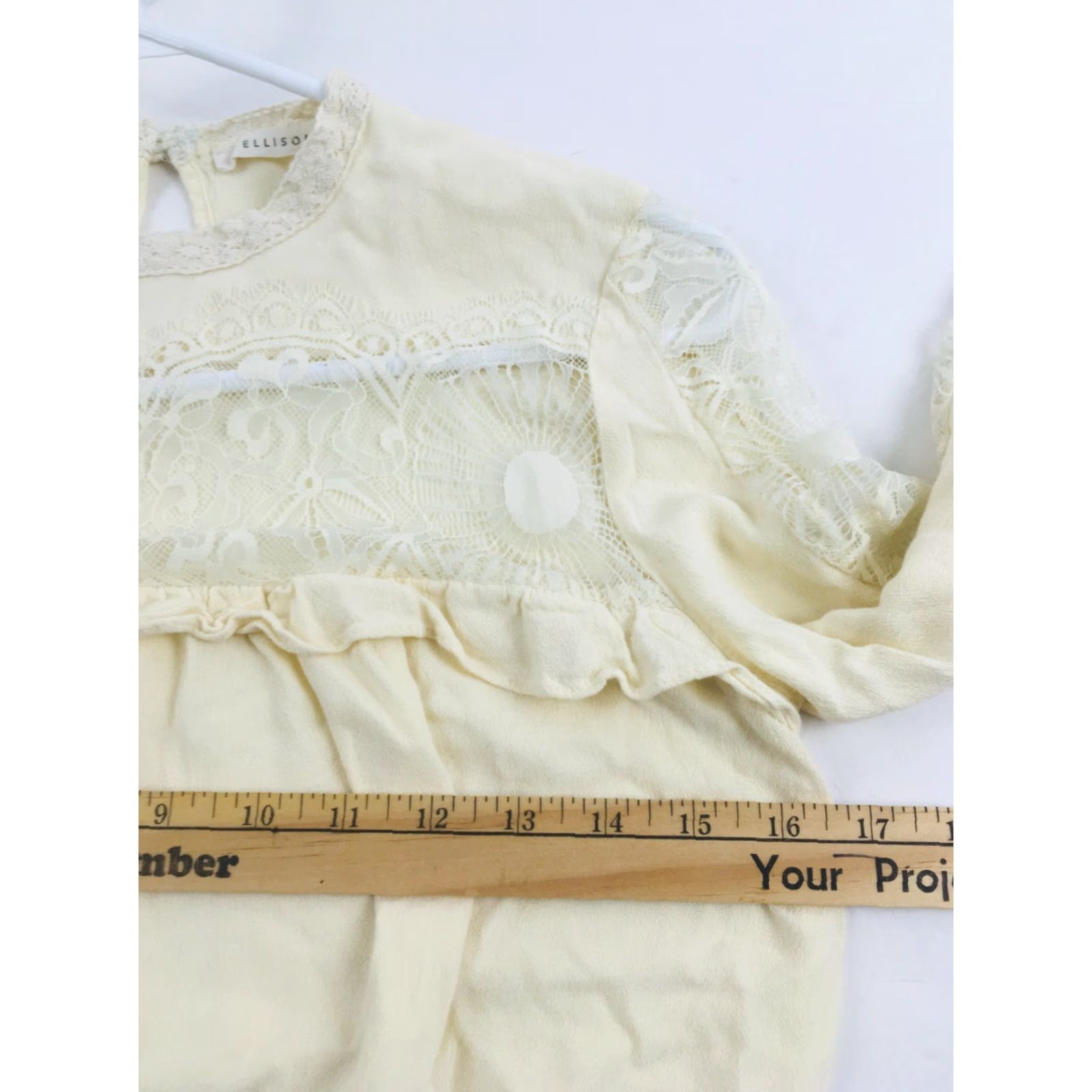 Vintage Ellison Blouse Women's Size Small Long Sleeve Pullover Crochet Ruffles Crew Neck Yellow Size S / US 4 / IT 40 - 3 Thumbnail