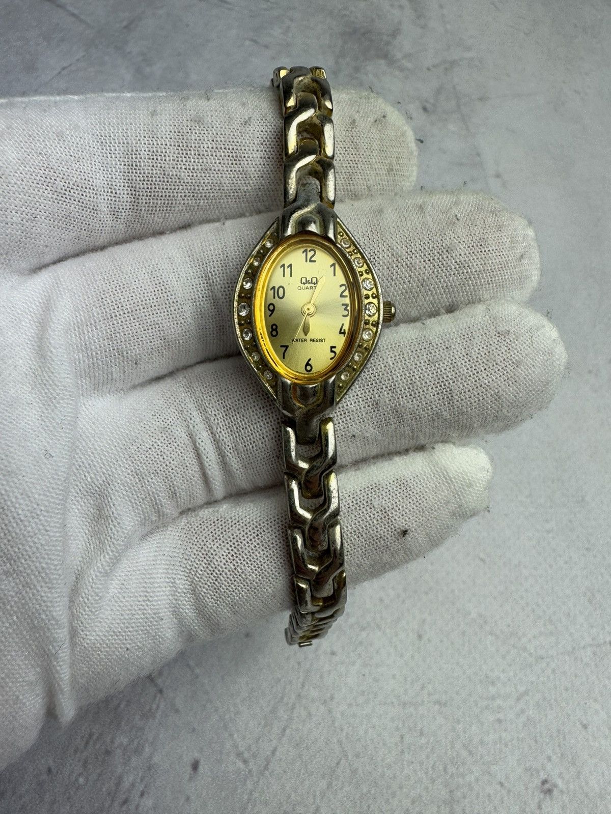 Japanese Brand × Vintage Vintage Japanese Style Q&Q Watch Size ONE SIZE - 1 Thumbnail