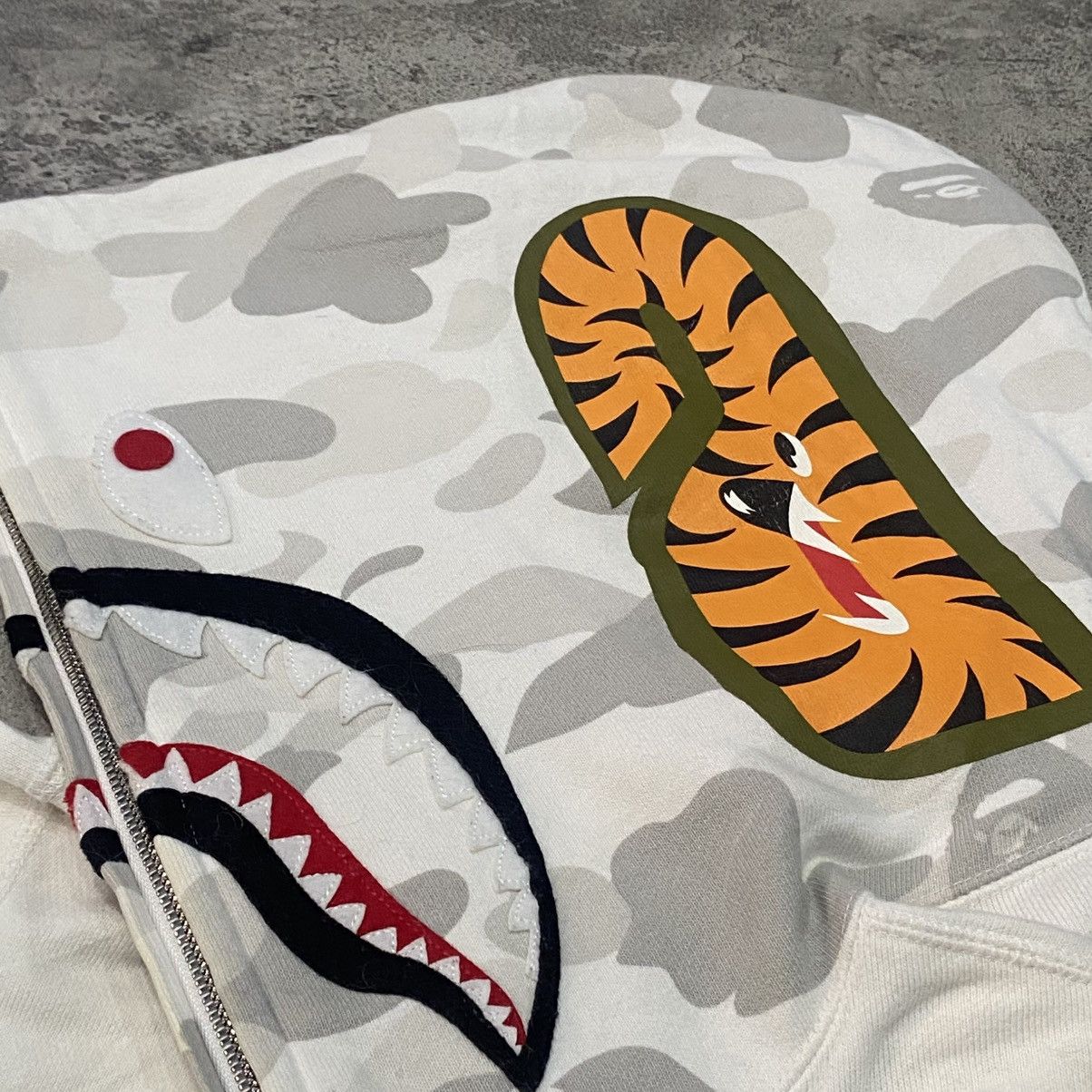 Bape NFS Limited Bape OG Shark White Hoodie Nigo Size US S / EU 44-46 / 1 - 4 Thumbnail