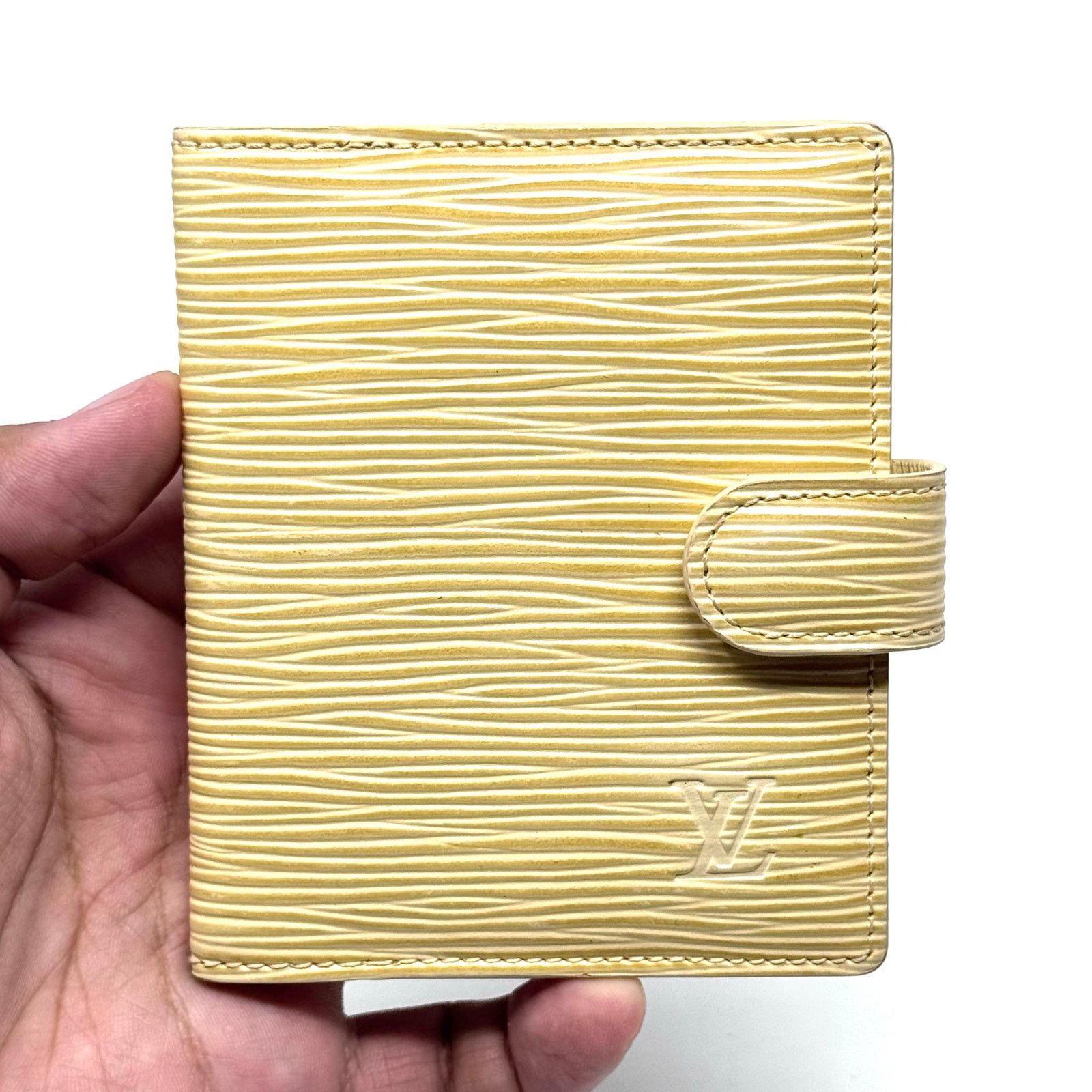 Louis Vuitton Louis Vuitton Epi Buckle Wallet Size ONE SIZE - 7 Thumbnail