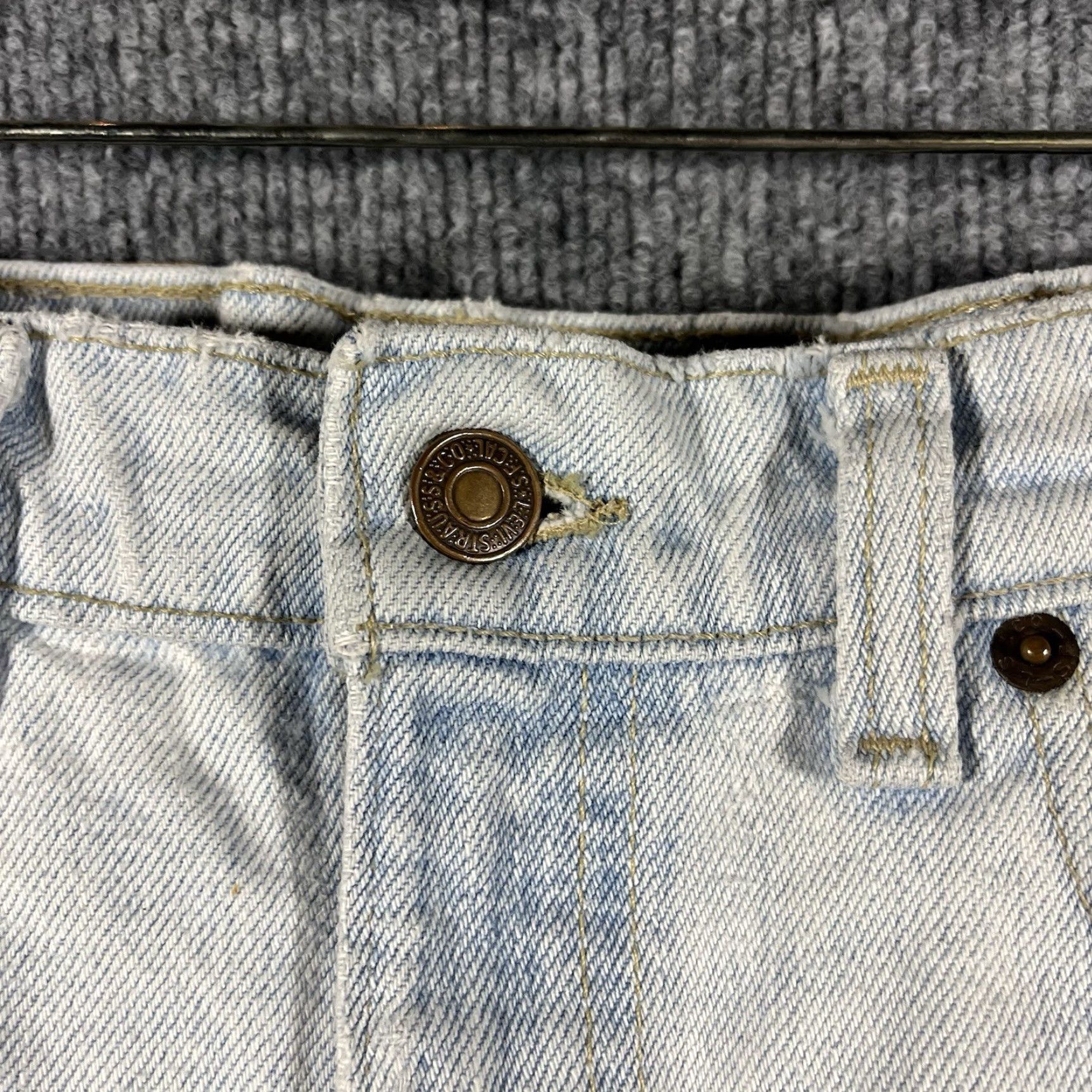 Levi's VINTAGE Levi's 550 Jeans Mens 29x28 Light Blue Wash Tapered 5-Pocket Denim USA Made Size US 29 - 7 Thumbnail