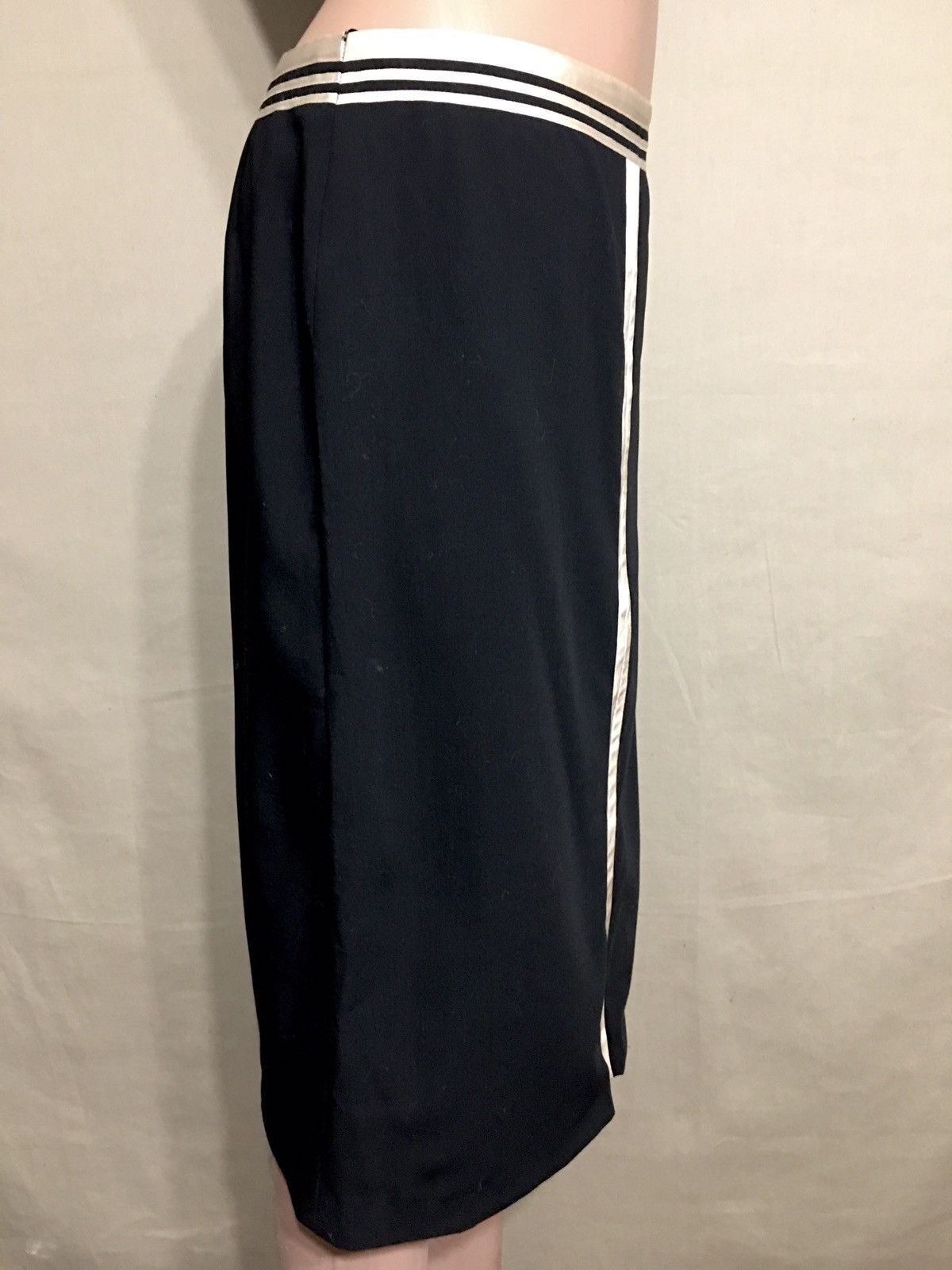 Jean Paul Gaultier Jean Paul Gaultier Femme Virgin Wool Skirt Size IT 42 US 8 Size 30" / US 8 / IT 44 - 4 Thumbnail