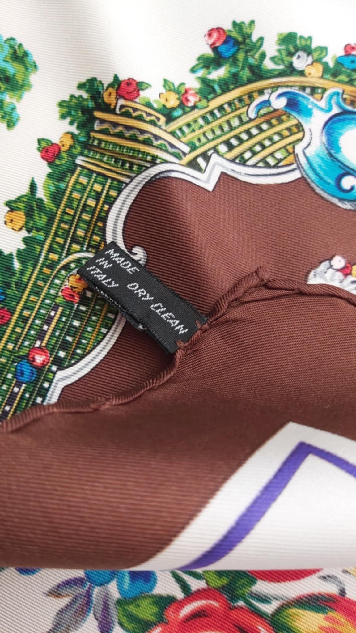Karl Lagerfeld × Vintage Karl Lagerfeld silk scarf Italy Size ONE SIZE - 16 Thumbnail