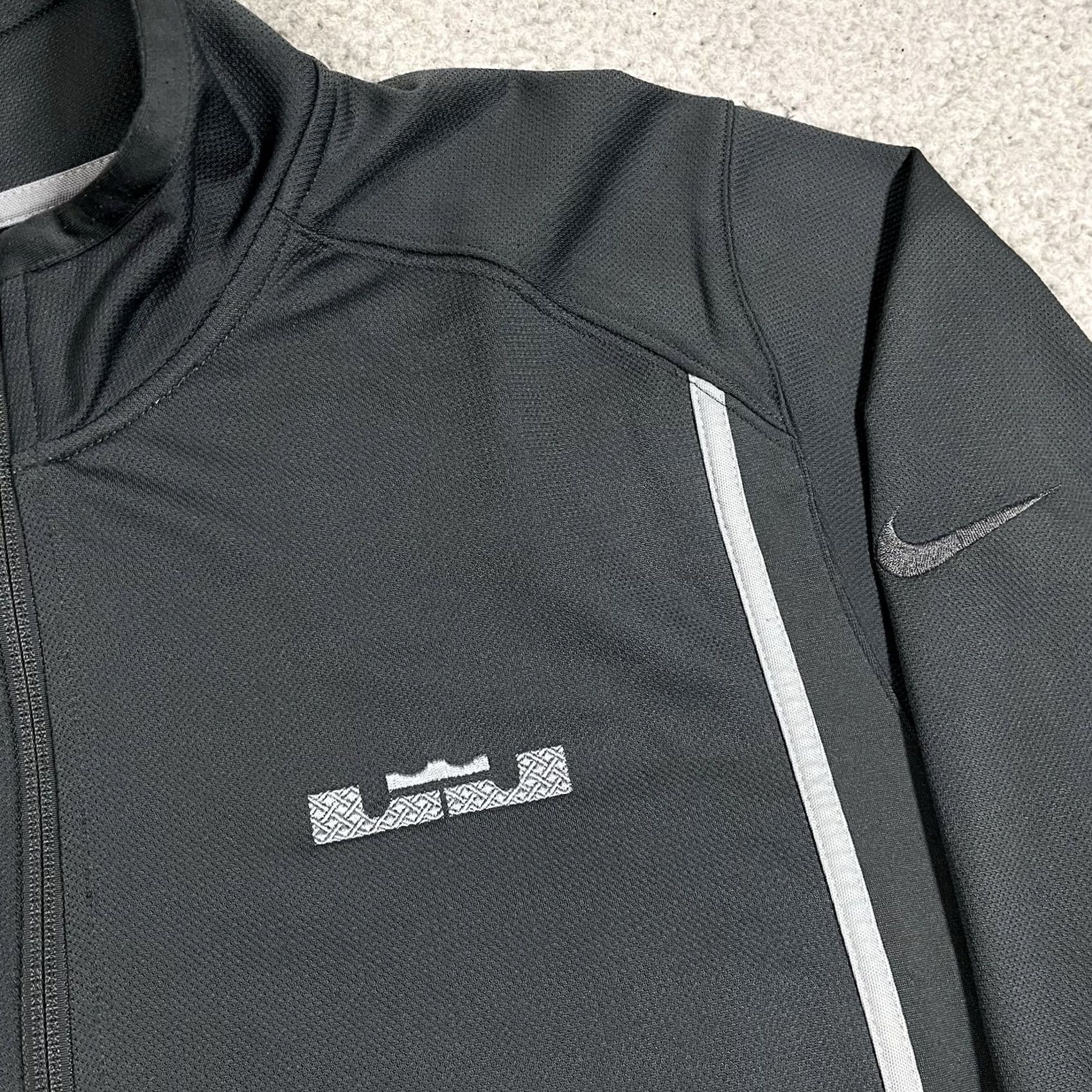 Nike Nike Jacket Mens XL Gray Lebron James Full Zip Track Basketball Dri-Fit Logo Size US XL / EU 56 / 4 - 4 Thumbnail