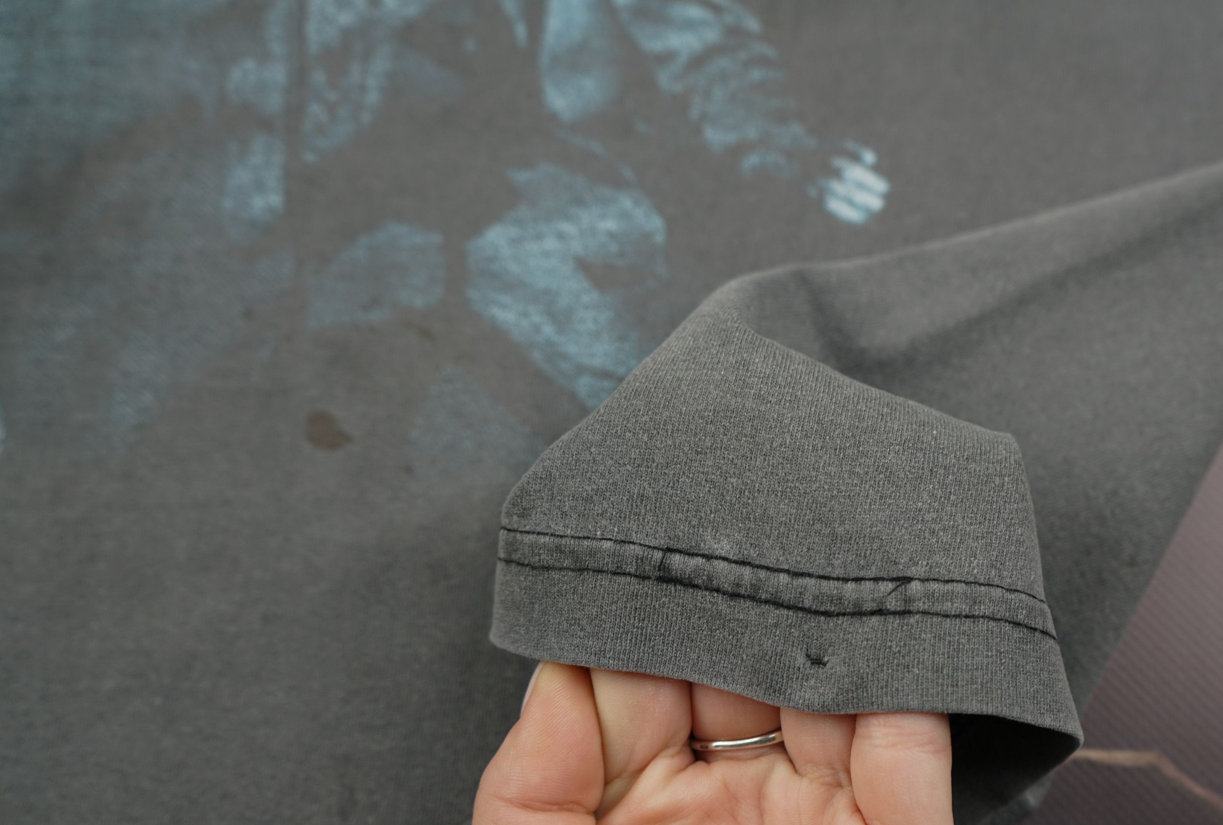 Band Tees × Vintage Vintage 90s Elvis Presley Distressed T-Shirt Size US L / EU 52-54 / 3 - 4 Thumbnail