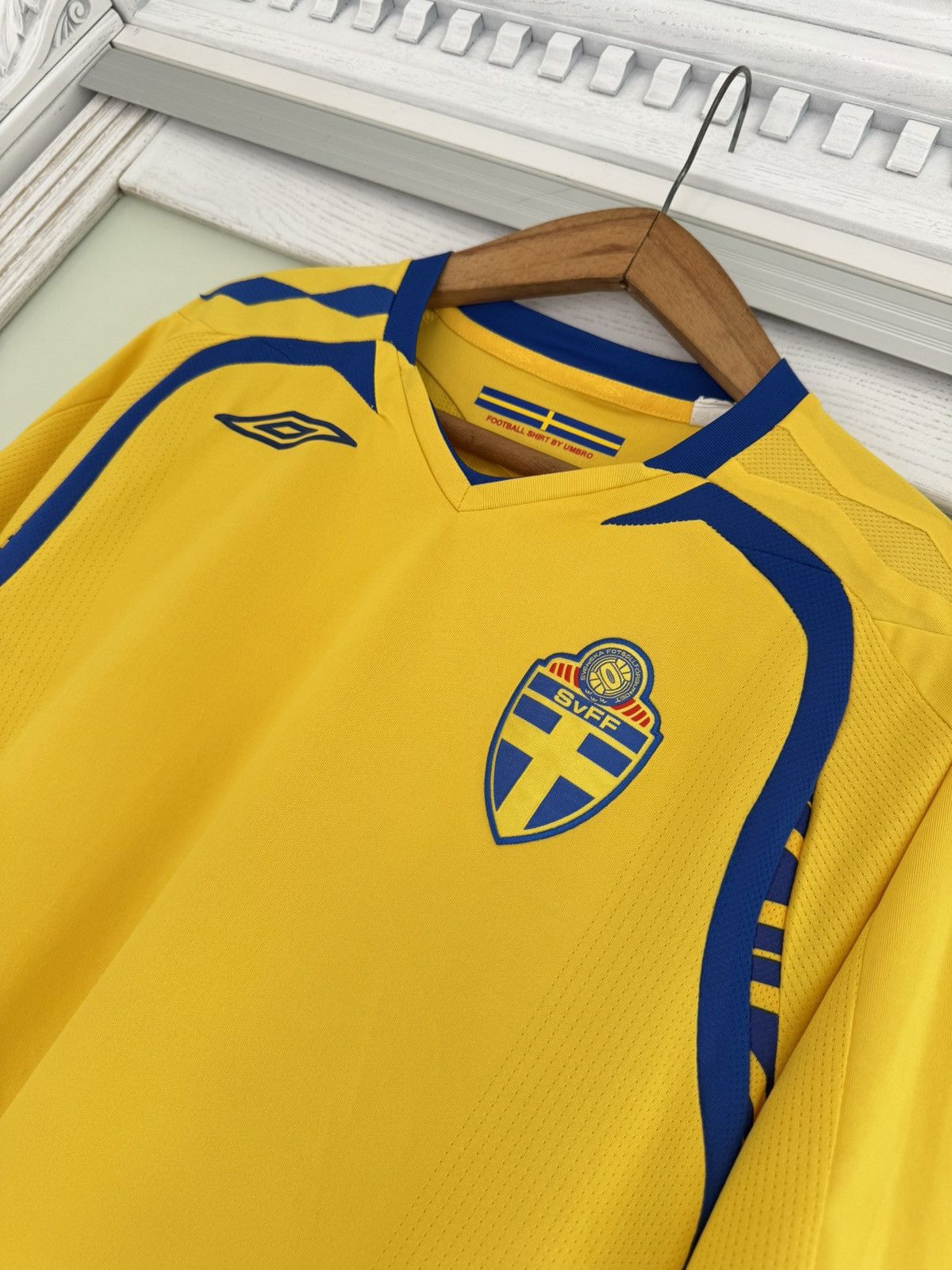 Umbro Vintage Sweden 2008-2009 Home Soccer Jersey Football Kit Size US M / EU 48-50 / 2 - 5 Thumbnail