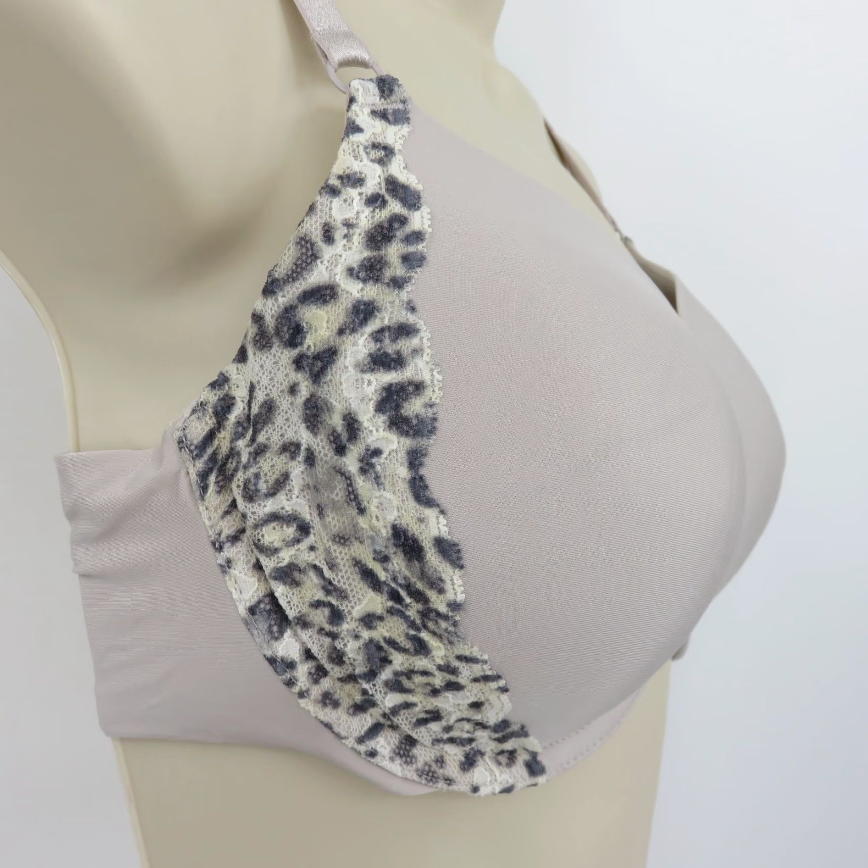 Victoria's Secret Victoria's Secret Perfect Coverage Bra T-Shirt Underwire Lined Gray Leopard Bow 34D Womens Size ONE SIZE - 2 Thumbnail