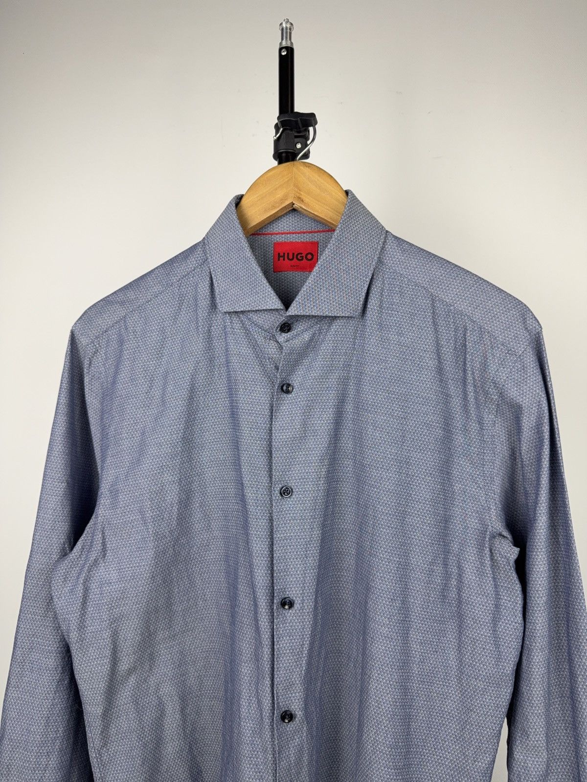 Hugo Boss Luxury 00s Hugo Boss Red Tag Slim Fit Blue Dress Shirt Size US L / EU 52-54 / 3 - 2 Thumbnail
