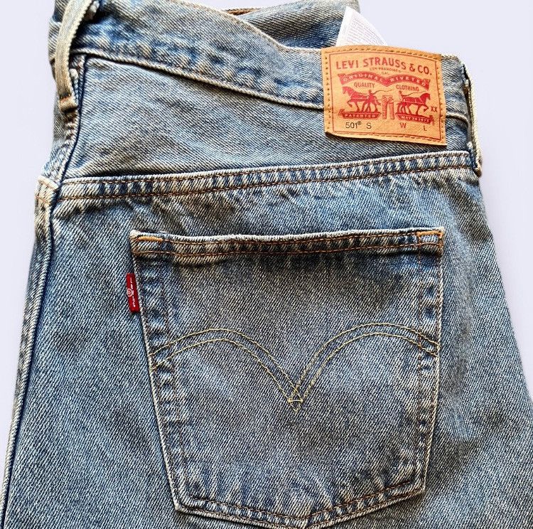 Levi's Vintage Clothing Levi’s 501 Distressed Light Blue Denim Jeans Size US 32 / EU 48 - 1 Thumbnail