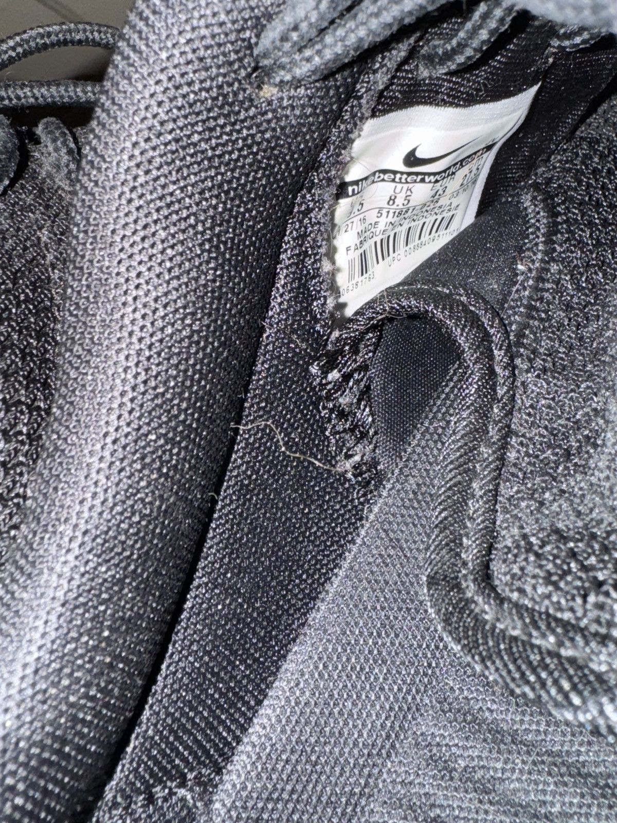 Nike Nike Triple Black Roshe Size US 9.5 / EU 42-43 - 8 Thumbnail