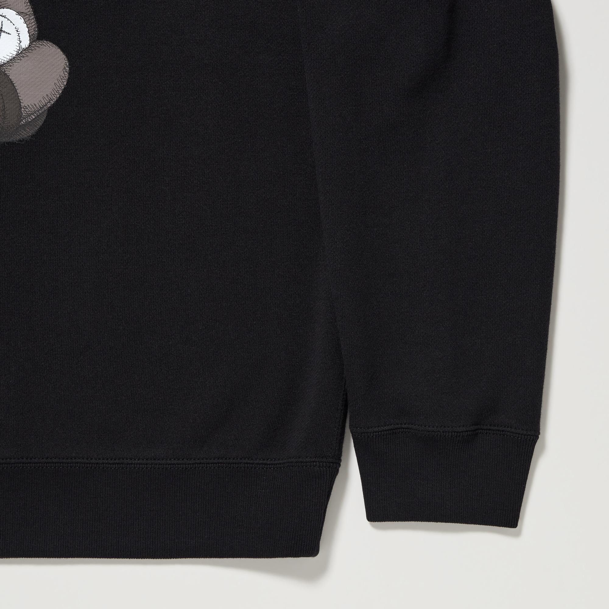 Kaws × Uniqlo Family Portrait Graphic Uniqlo x KAWS 2023 UT Sweatshirt Size US XL / EU 56 / 4 - 11 Thumbnail