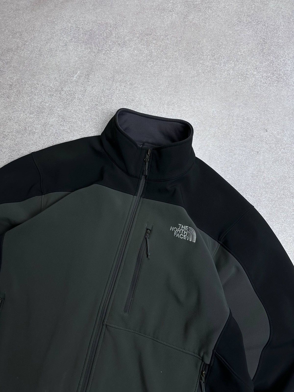 The North Face Vintage The North Face Softshell Windstopper Jacket Mens L Size US L / EU 52-54 / 3 - 2 Thumbnail