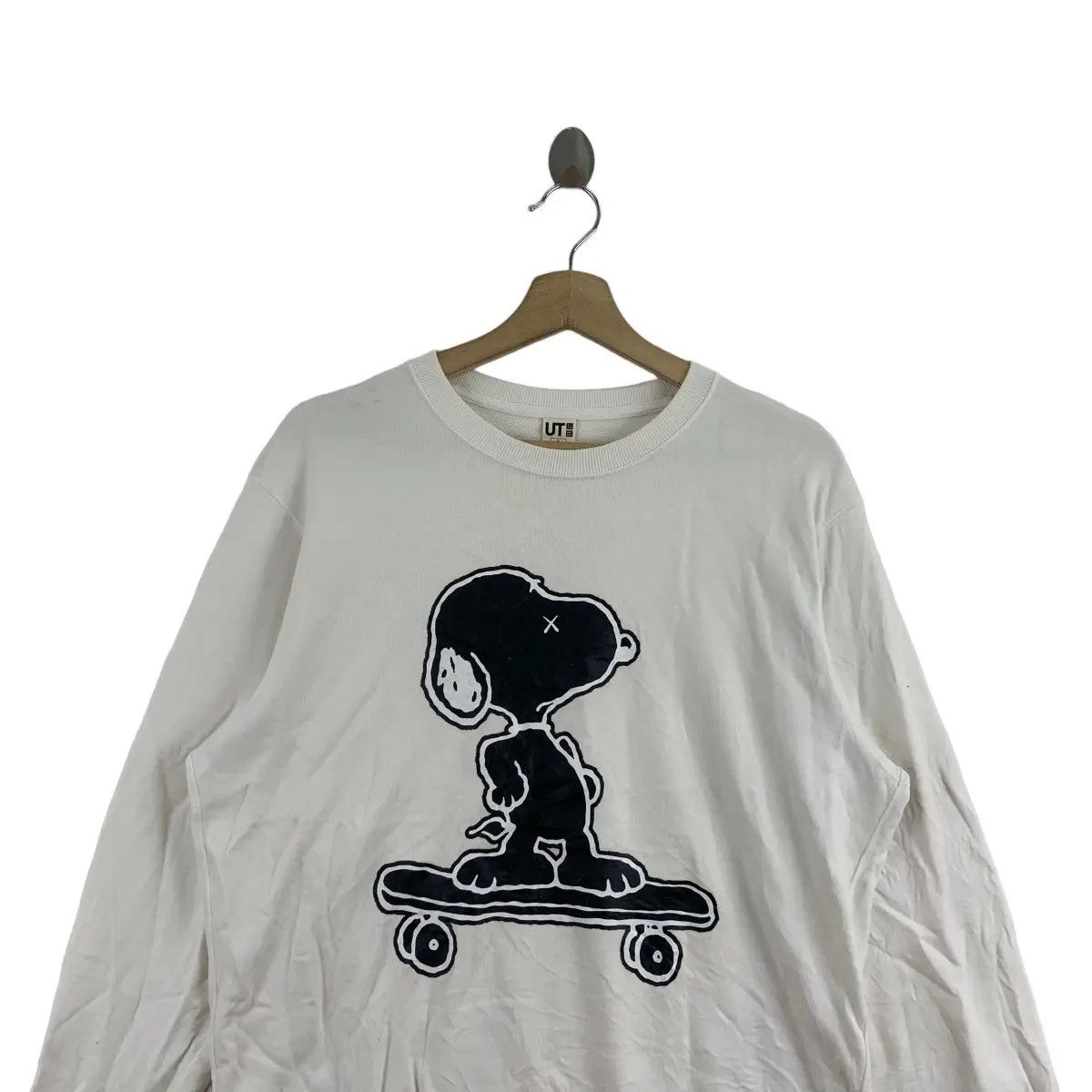 Kaws × Peanuts × Uniqlo KAWS x UNIQLO x PEANUTS Snoopy Skateboard Sweatshirt Sweater Size L / US 10 / IT 46 - 3 Thumbnail