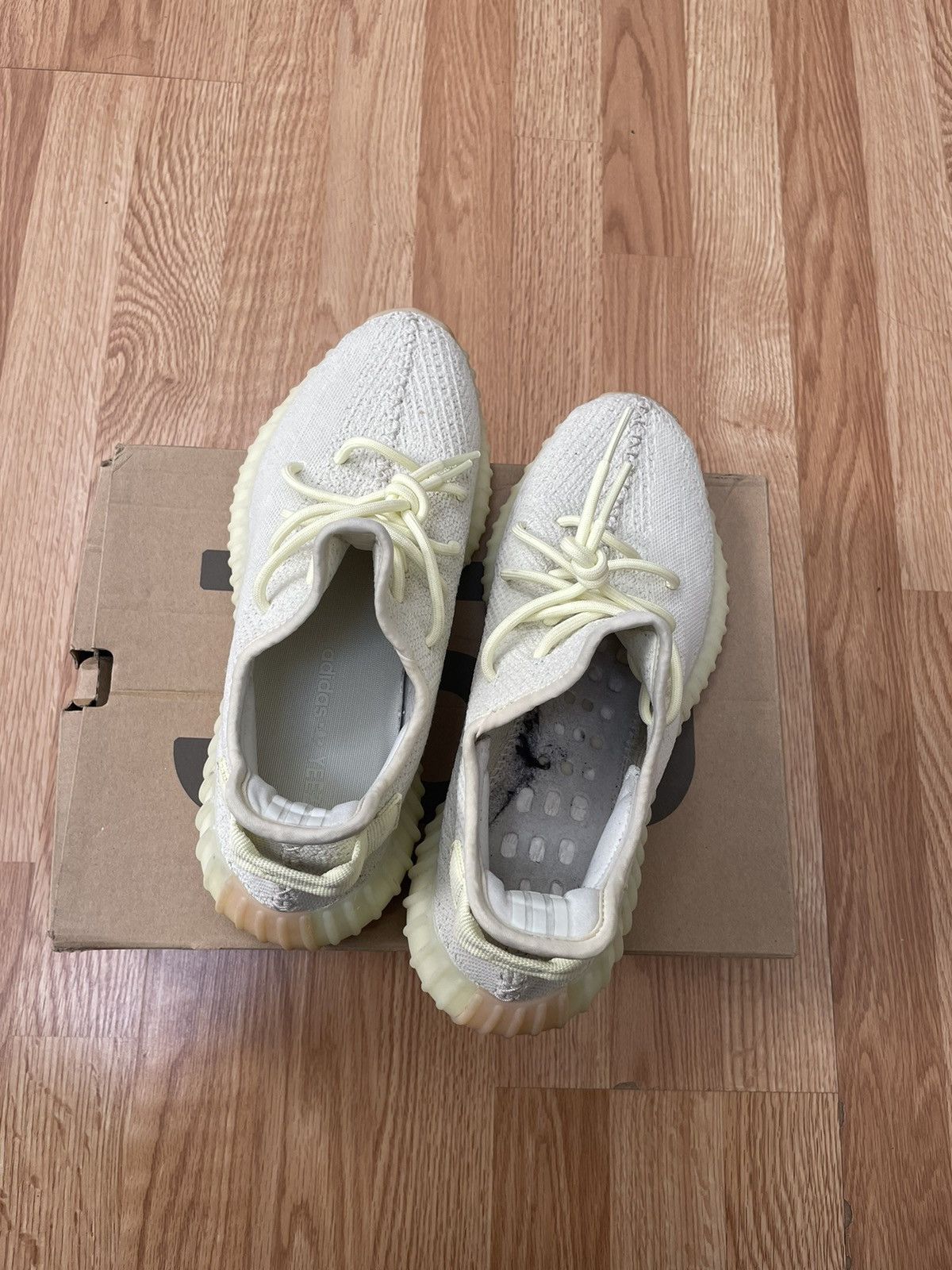 Adidas × Yeezy Yeezy Boost 350 V2 Butter Size US 10 / EU 43 - 4 Thumbnail