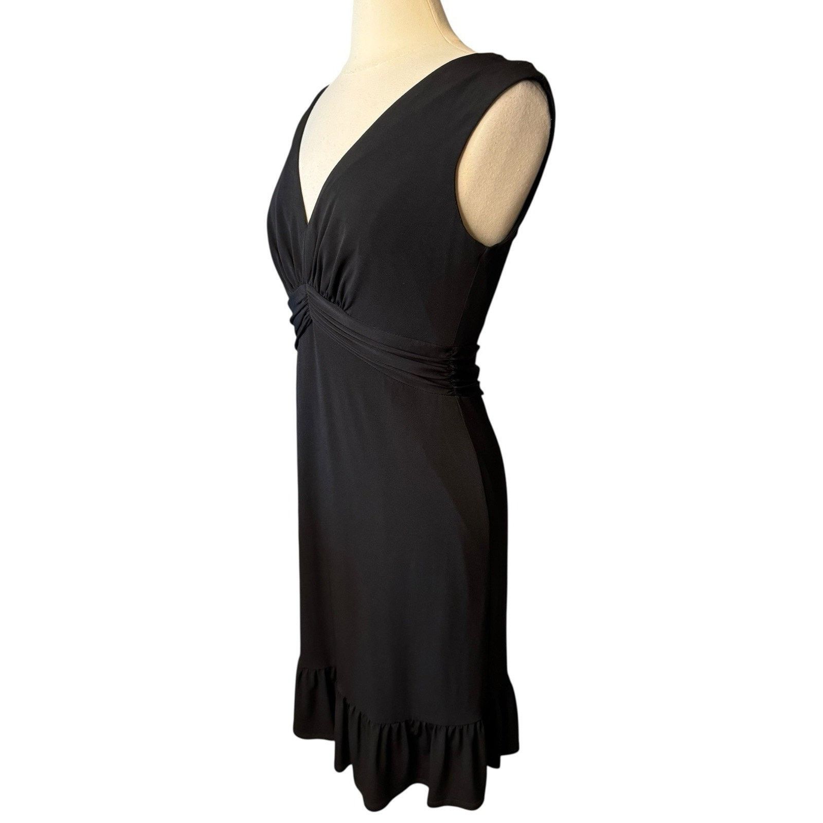 White House Black Market White House Black Market Little Black Dress V Neck Size L / US 10 / IT 46 - 2 Thumbnail