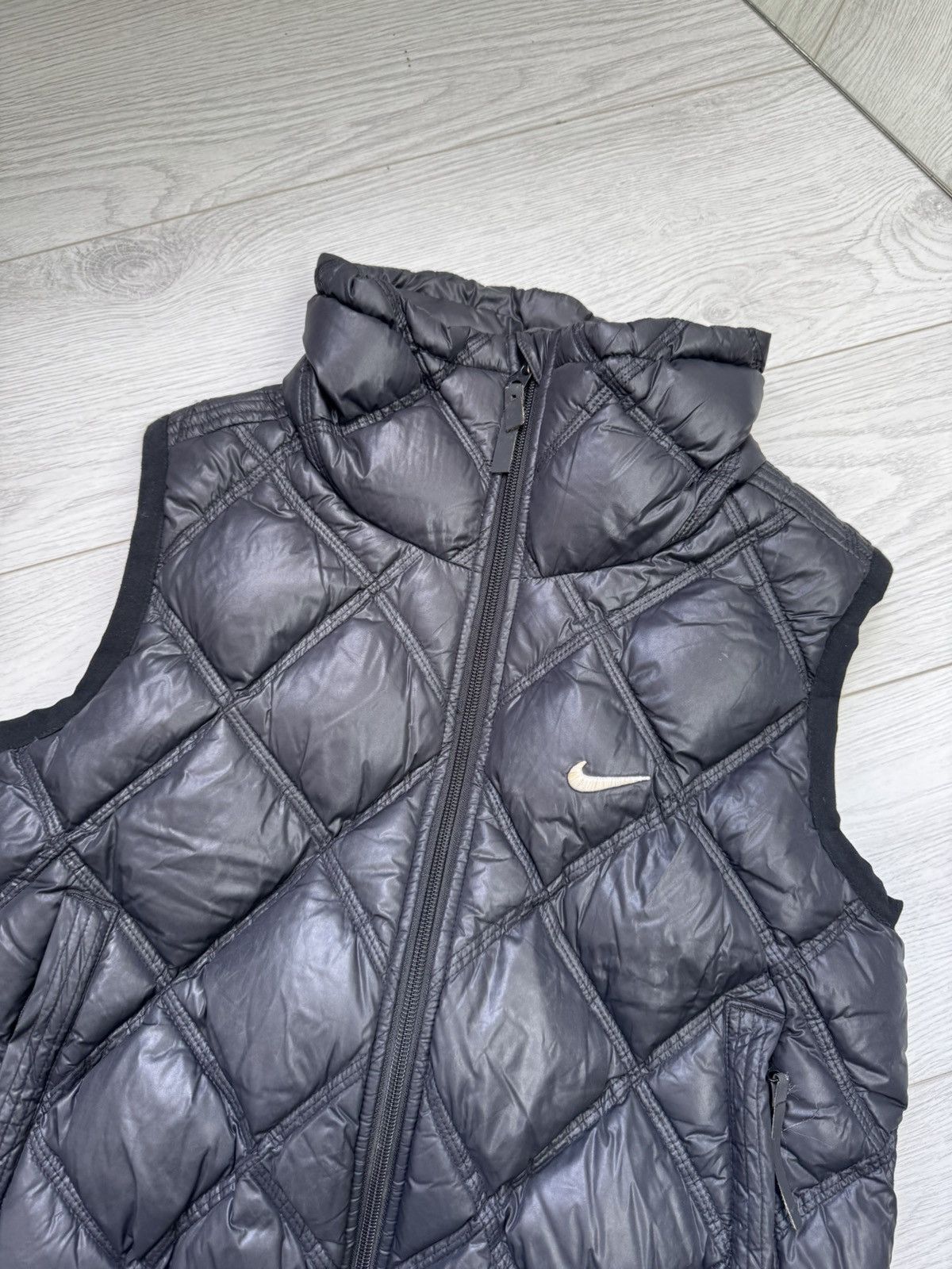 Nike × Vintage Nike 90s Vintage Puffer Woman Vest Faded Swoosh Y2K Size M Size S / US 4 / IT 40 - 2 Thumbnail