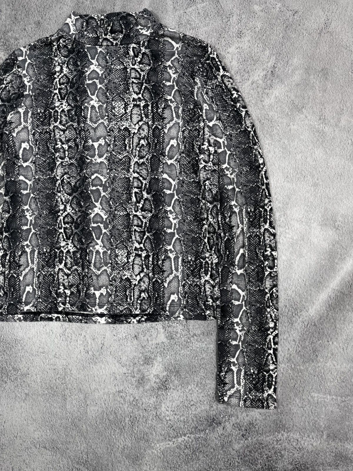 Other Vintage Y2K Japanese crocodile longsleeve turtleneck 2000s Size M / US 6-8 / IT 42-44 - 3 Thumbnail